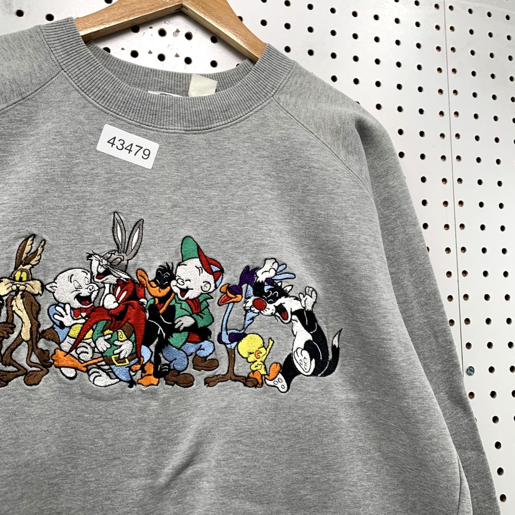 Vintage ACME Loone Toons Sweatshirt Mens Large Embroidered Bugs Sylvester Pullover Gray Cotton Fleece Crew Neck Graphic Print Vintage Size US L / EU 52-54 / 3 - 6 Thumbnail