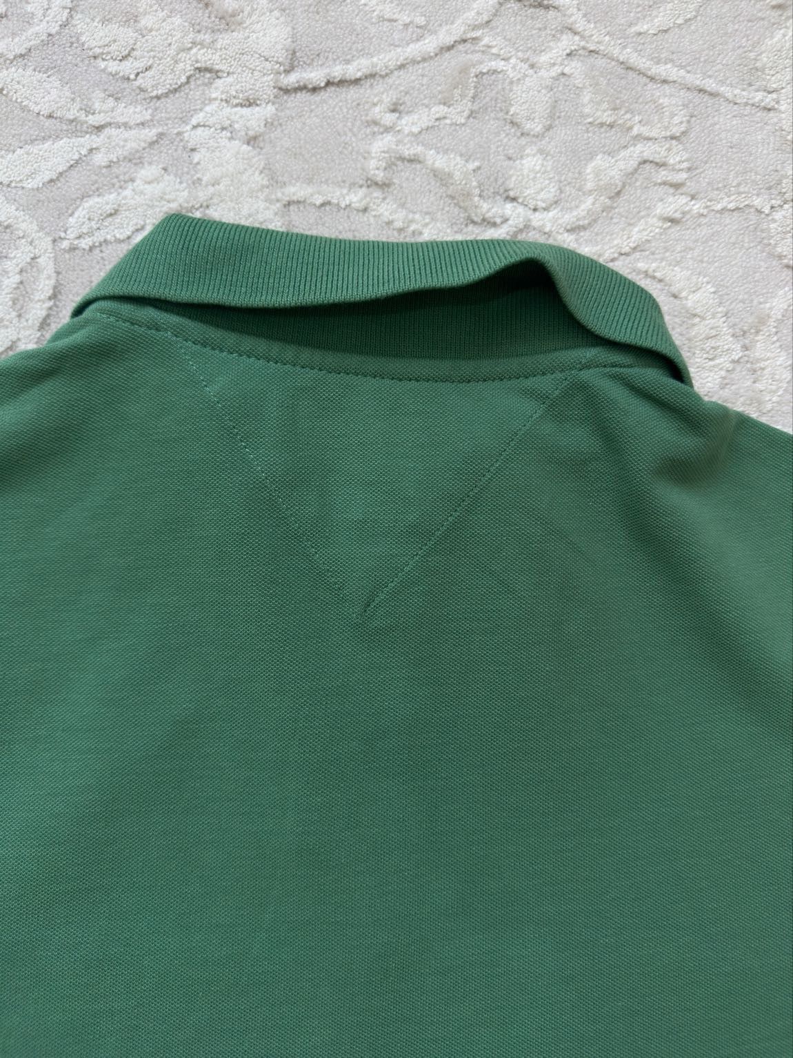 Tommy Hilfiger Tommy Hilfiger Embossed Polo Shirt Size US S / EU 44-46 / 1 - 7 Thumbnail