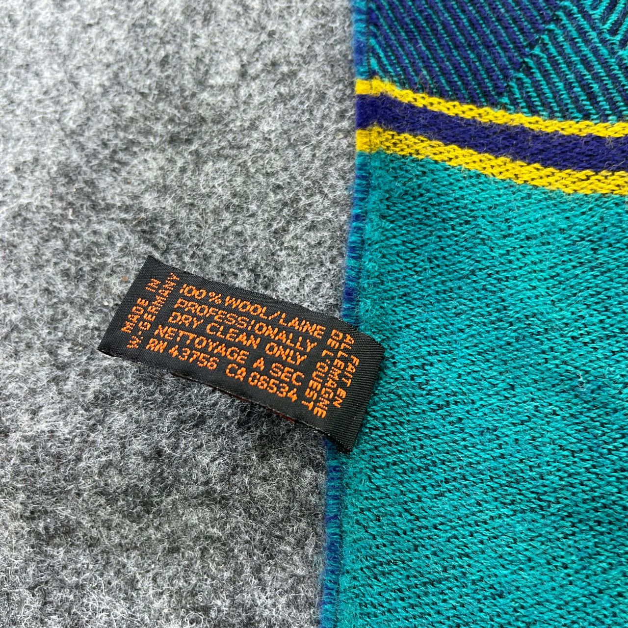 Vintage Yves Saint Laurent Scarf / Muffler / Neckwear T727 Size ONE SIZE - 9 Thumbnail