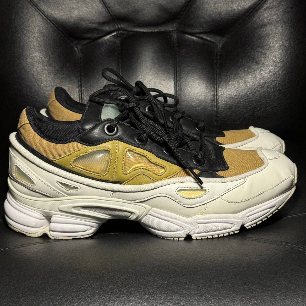Raf Simons 10us Adidas Raf Simons Ozweego Cream white Khaki Size US 10 / EU 43 - 1 Thumbnail