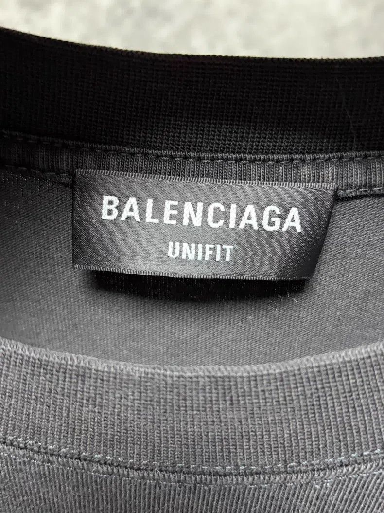 Balenciaga Balenciaga Short Sleeve T-Shirt Size US L / EU 52-54 / 3 - 3 Thumbnail