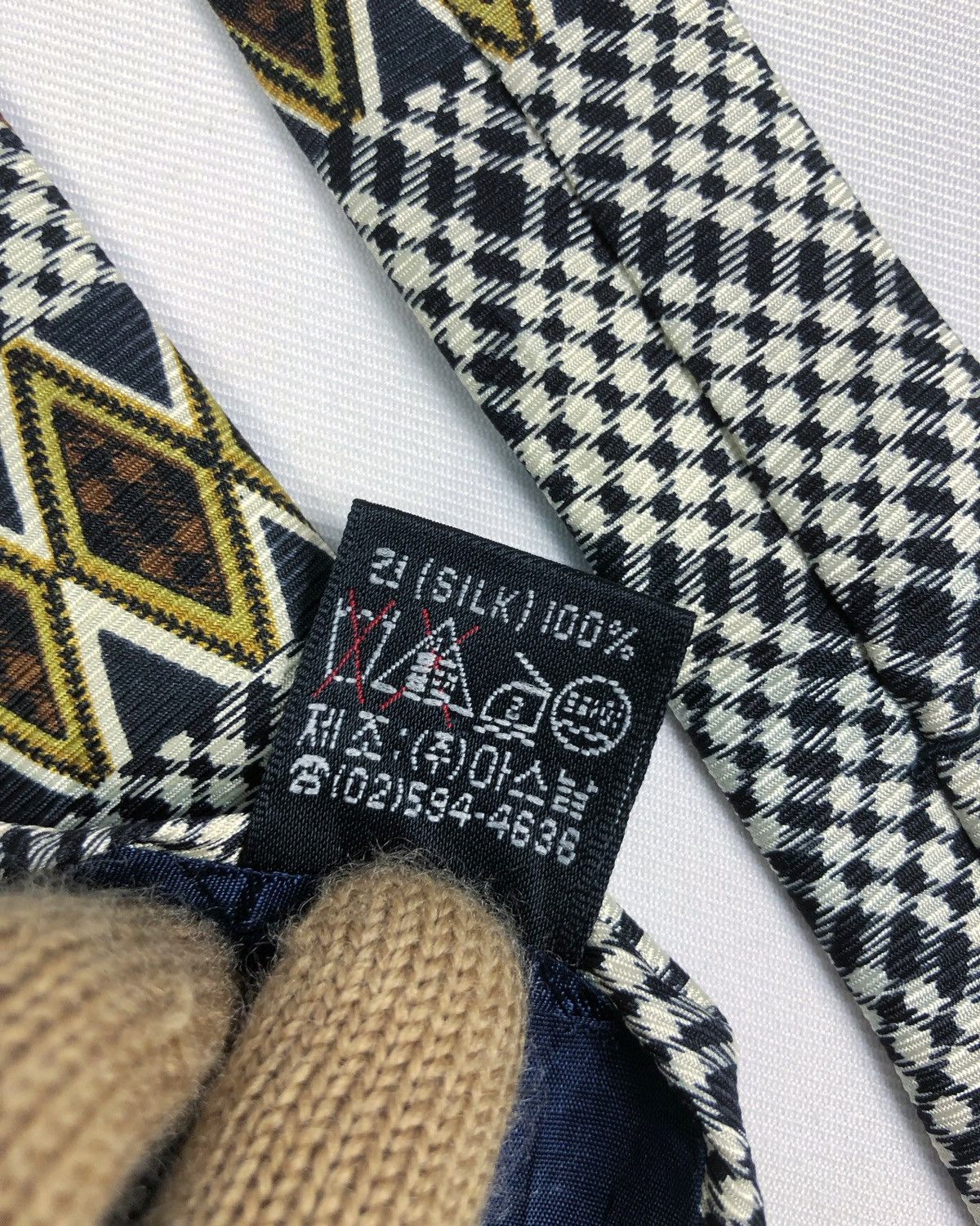 Playboy Rare Vintage Playboy USA Abstract Silk Tie Size ONE SIZE - 8 Thumbnail