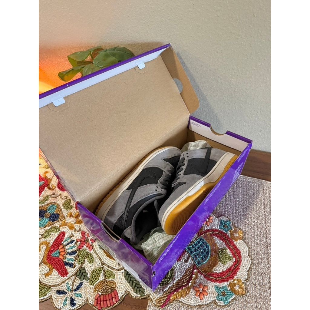 Nike Nike SB Dunk Low Dark Smoke Grey Black White Gum Shadow Size US 6.5 / EU 39-40 - 7 Thumbnail