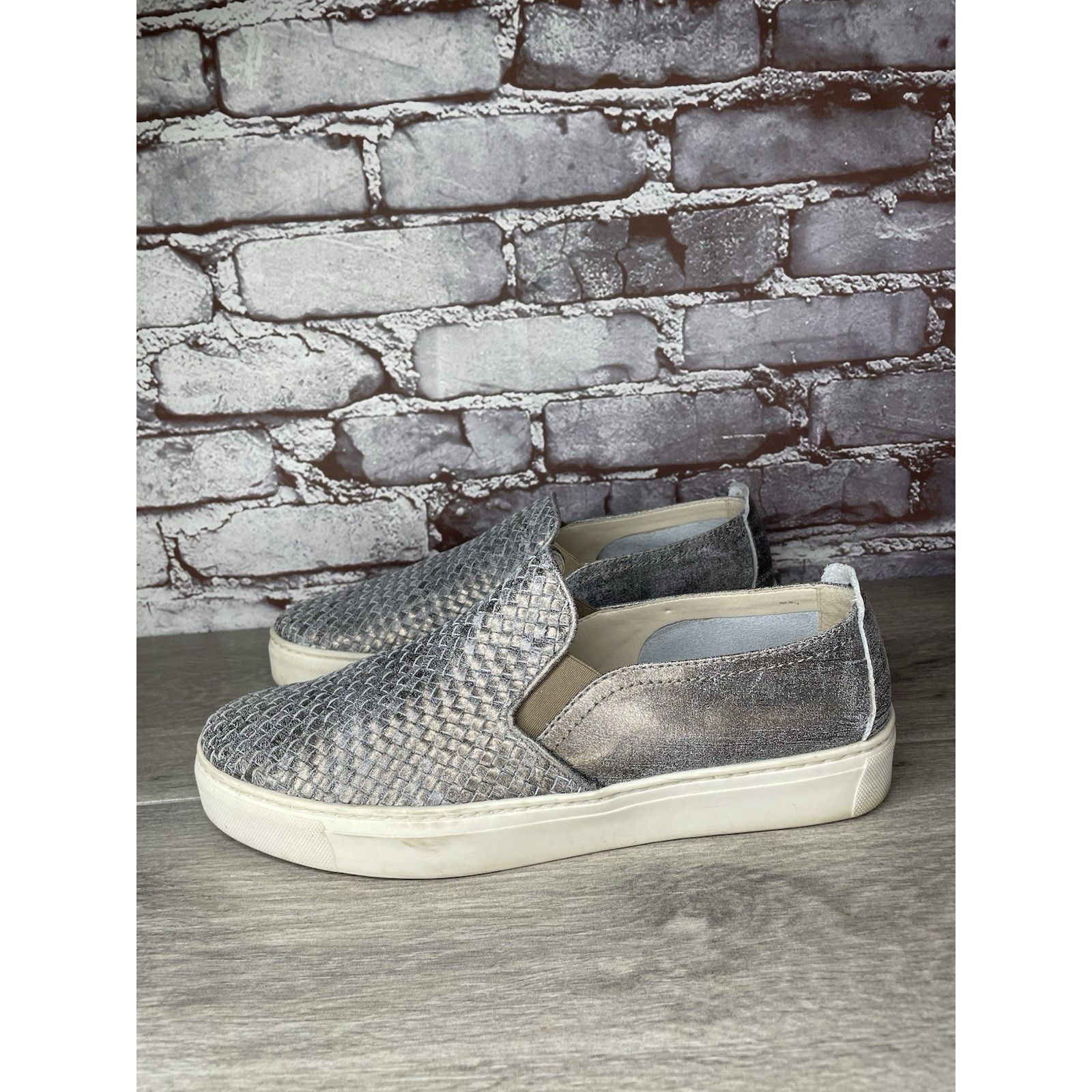 A-Flex The Flexx Silver Leather Shimmer Weaves Woven Sneakers Women Size US 11 / IT 41 - 10 Thumbnail