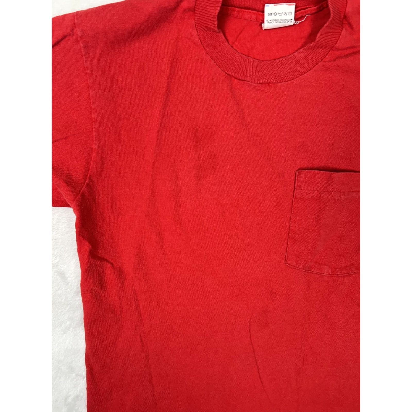 Fruit Of The Loom VINTAGE Fruit of the Loom Pocket T-Shirt Size M Red Cotton USA 90s Shirt Mens Short Sleeve Crew Neck Pockets Vintage Yes Size US M / EU 48-50 / 2 - 2 Thumbnail