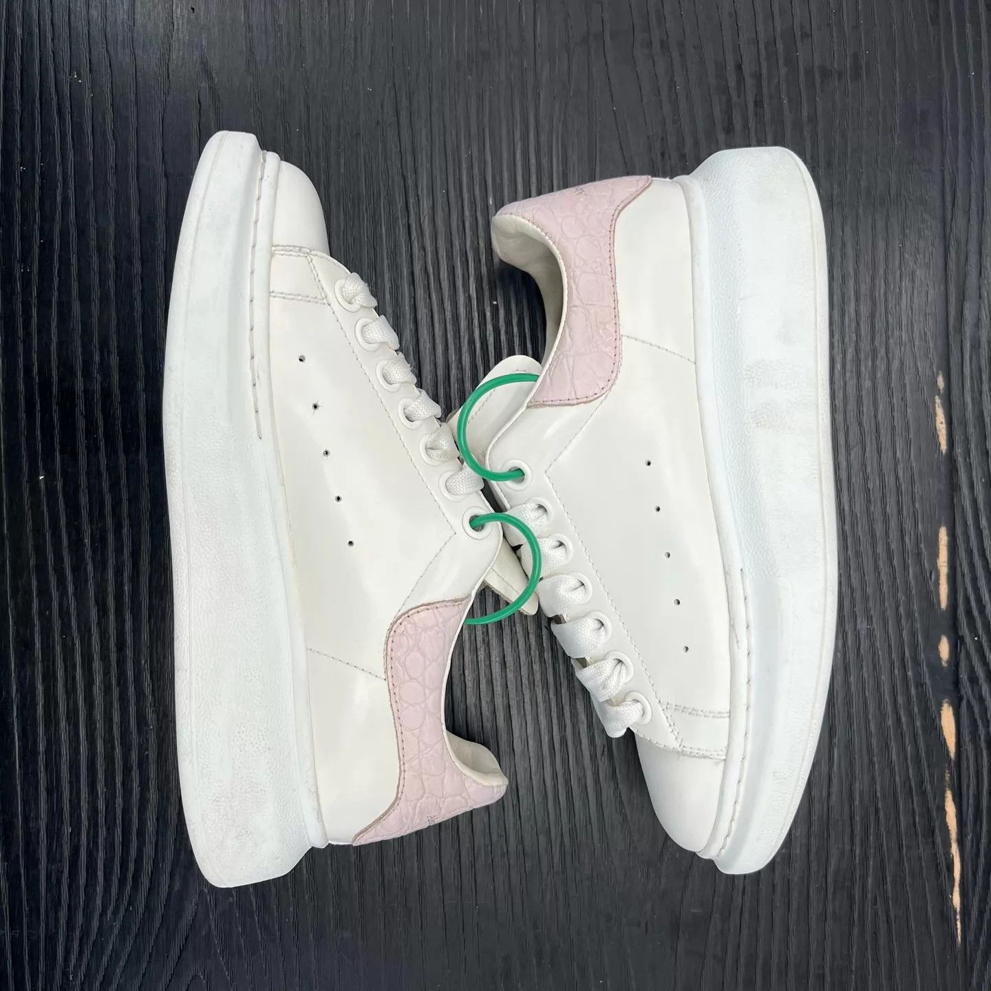 Alexander McQueen McQueen Croc-Embossed White & Pink 36 Size US 5.5 / IT 35.5 - 3 Thumbnail