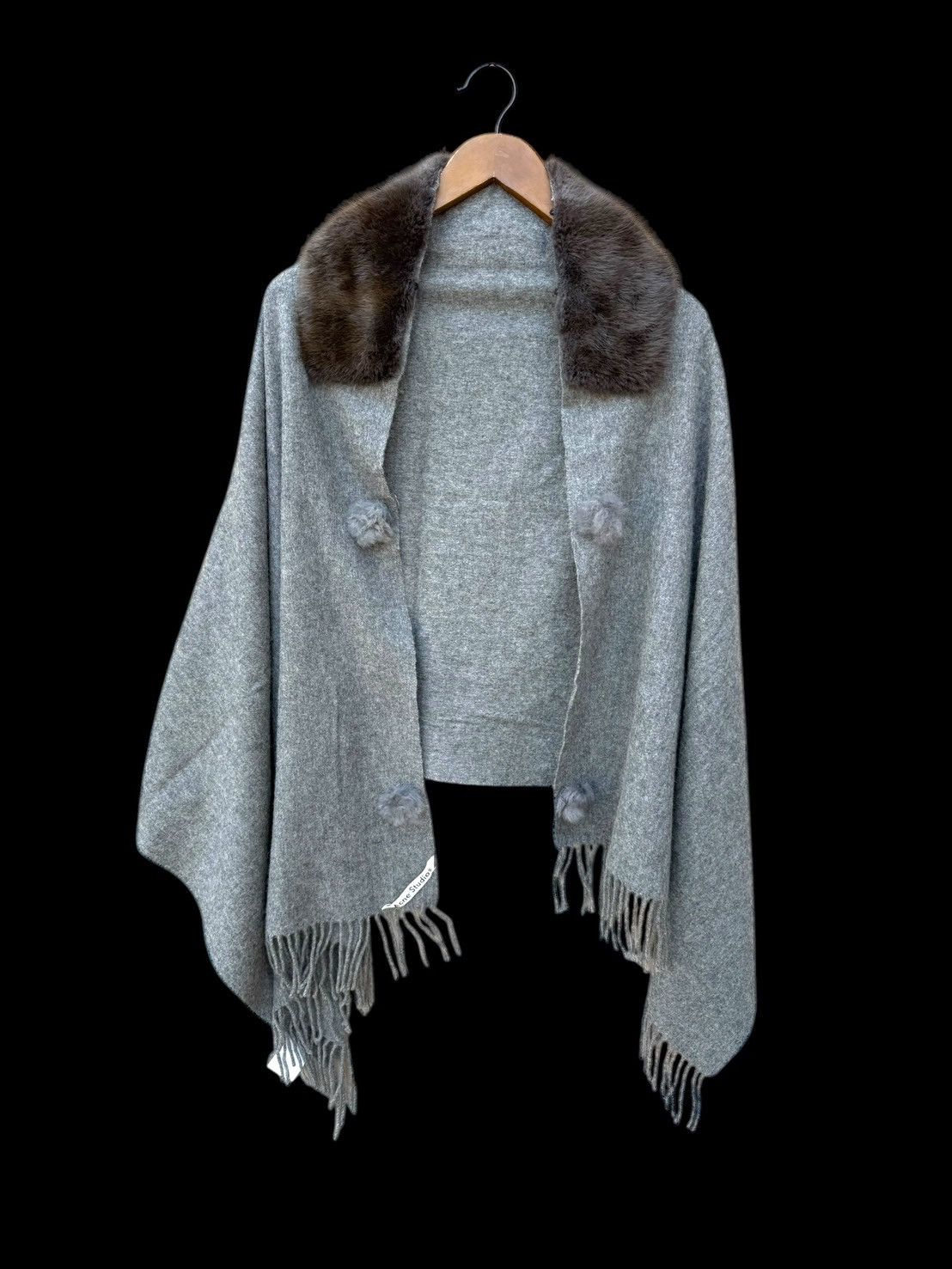Acne Studios Acne Studios Fur Collar Wool Cape Poncho Size XL / US 12-14 / IT 48-50 - 1 Thumbnail