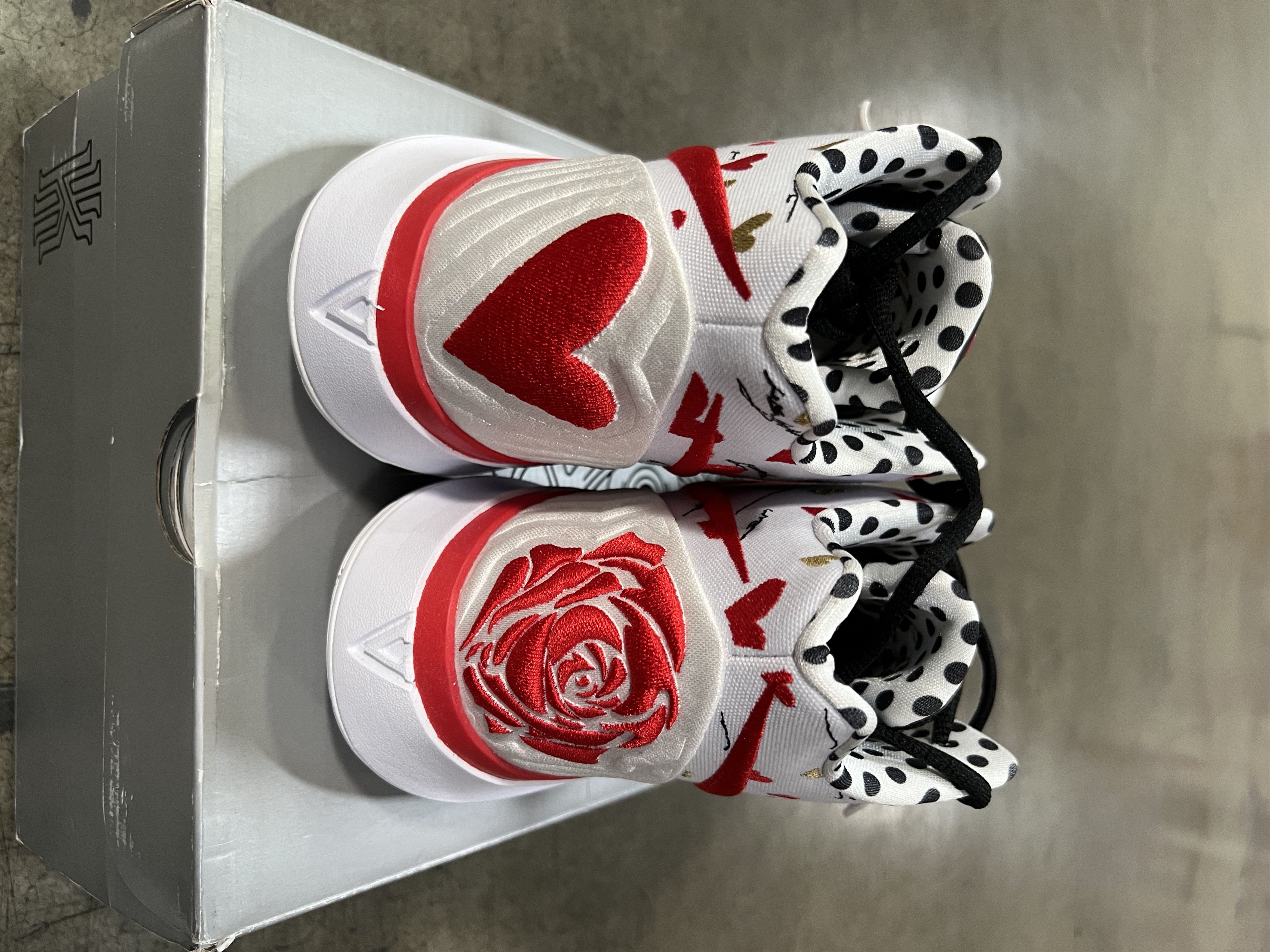 Nike Nike Kyrie 5 Sneaker Room Mom White Size US 11.5 / EU 44-45 - 3 Thumbnail
