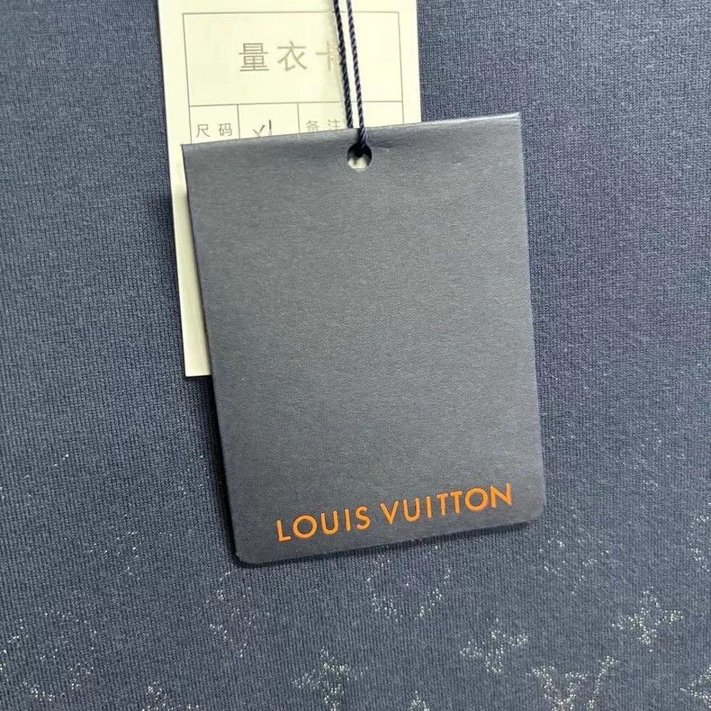Louis Vuitton Louis Vuitton Dark blue gradient full print logo short slee Size US XL / EU 56 / 4 - 4 Thumbnail