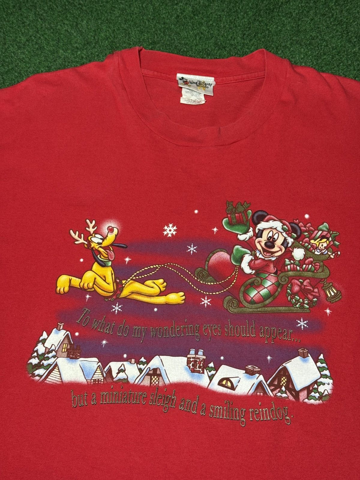 Disney 90s Disney Christmas Mickey Mouse Pluto Santa XXL T Shirt Size US XXL / EU 58 / 5 - 2 Thumbnail