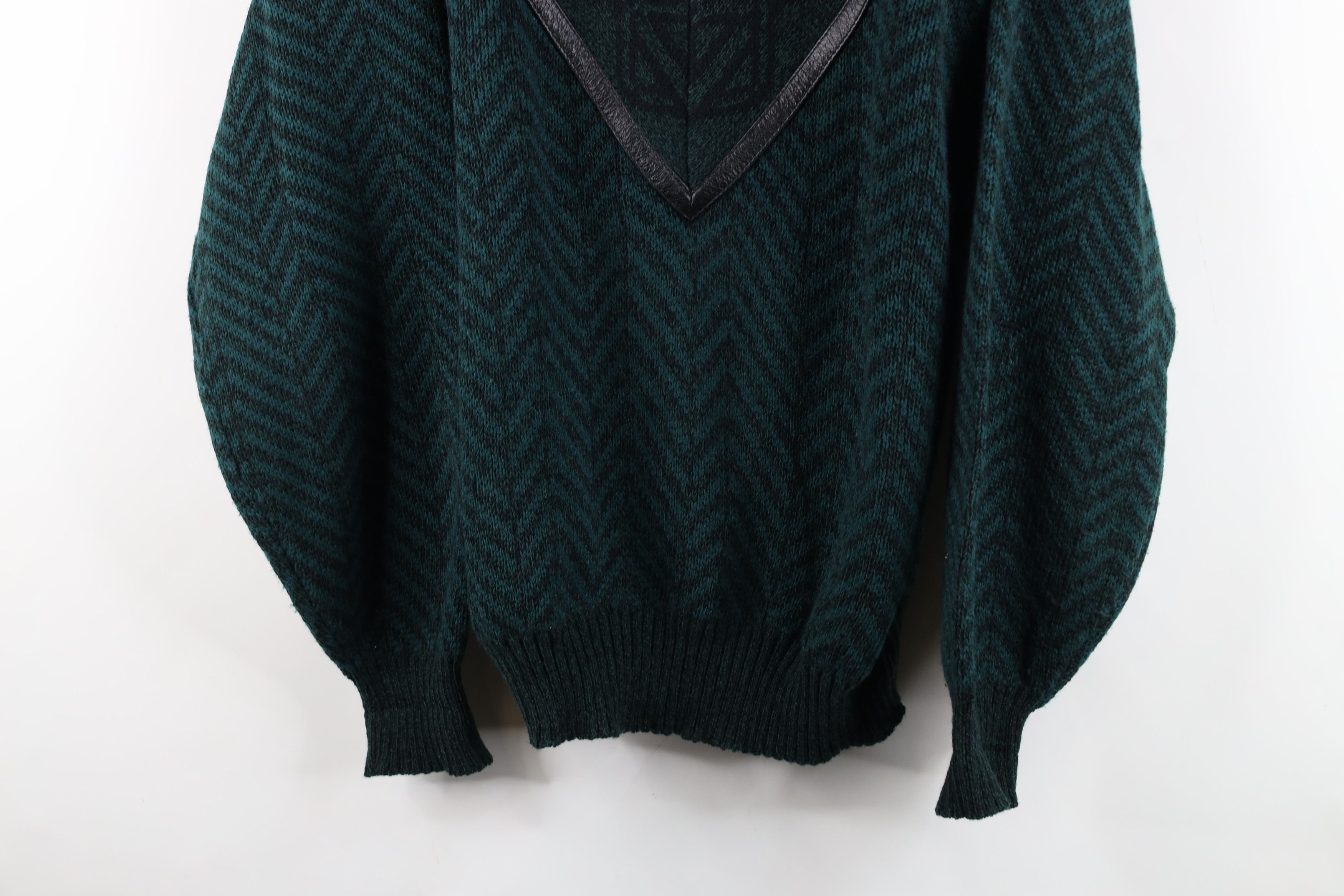Vintage Vintage 90s Dapper Herringbone Knit V-Neck Sweater Green Size US L / EU 52-54 / 3 - 3 Thumbnail