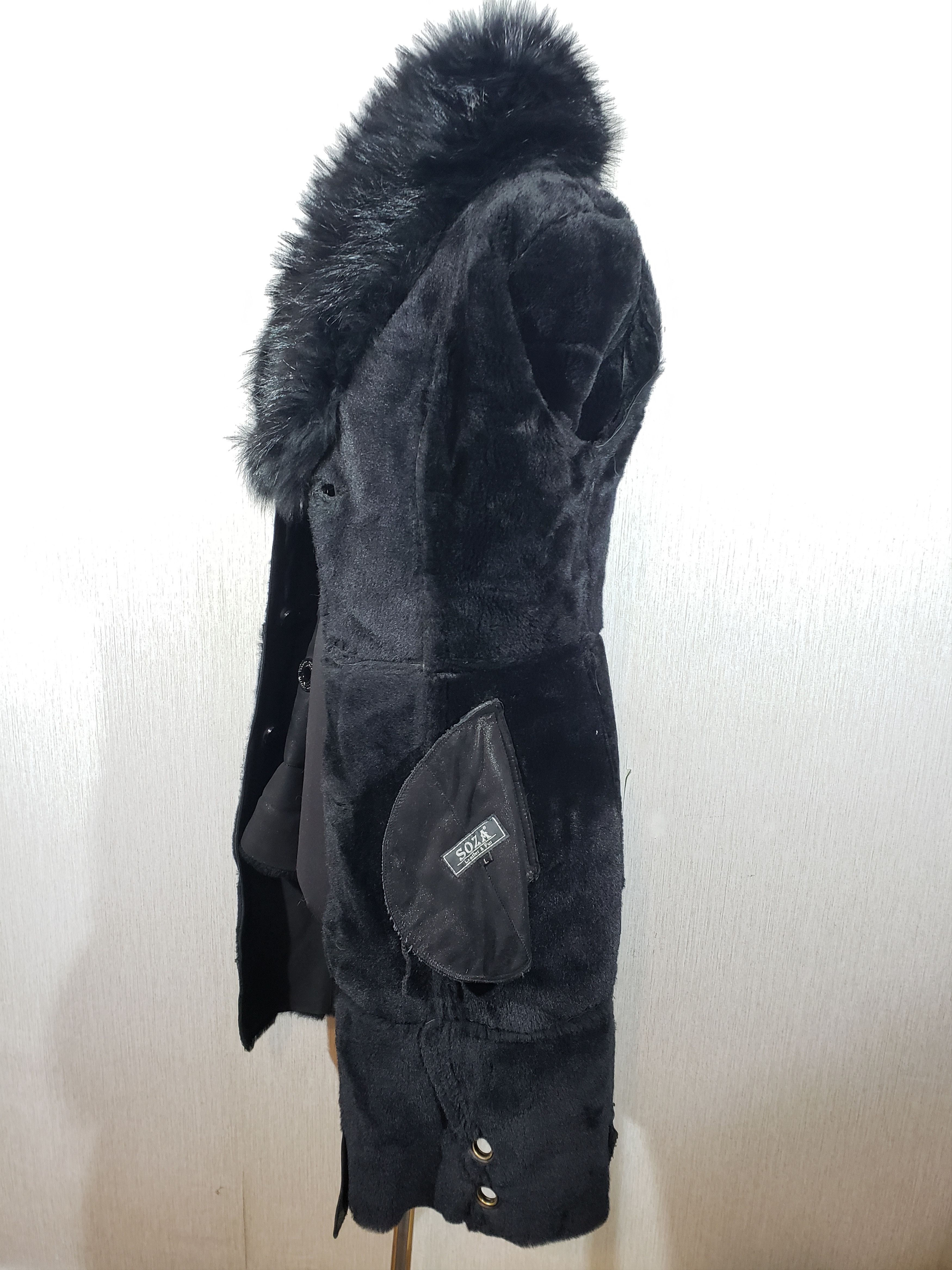 Other Stylish black sheepskin coat with a warm fluffy collar. Size L / US 10 / IT 46 - 9 Thumbnail