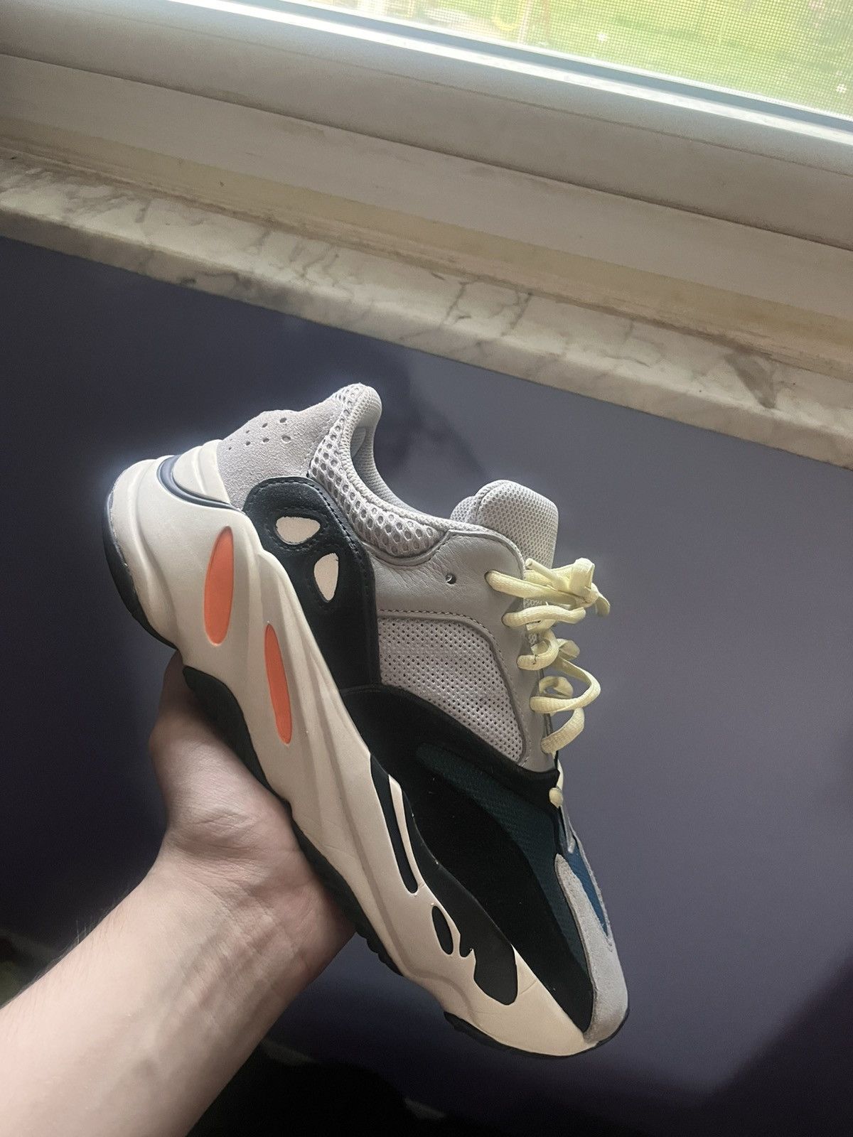 Yeezy Yezzy 700 waverunner Size US 9.5 / EU 42-43 - 1 Thumbnail