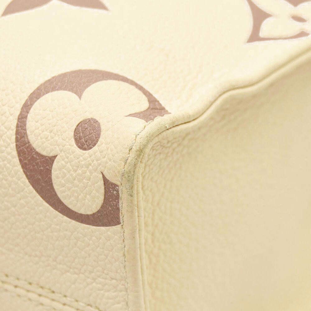 Louis Vuitton Louis Vuitton Empreinte Monogram Giant Onthego PM Creme Size ONE SIZE - 6 Thumbnail