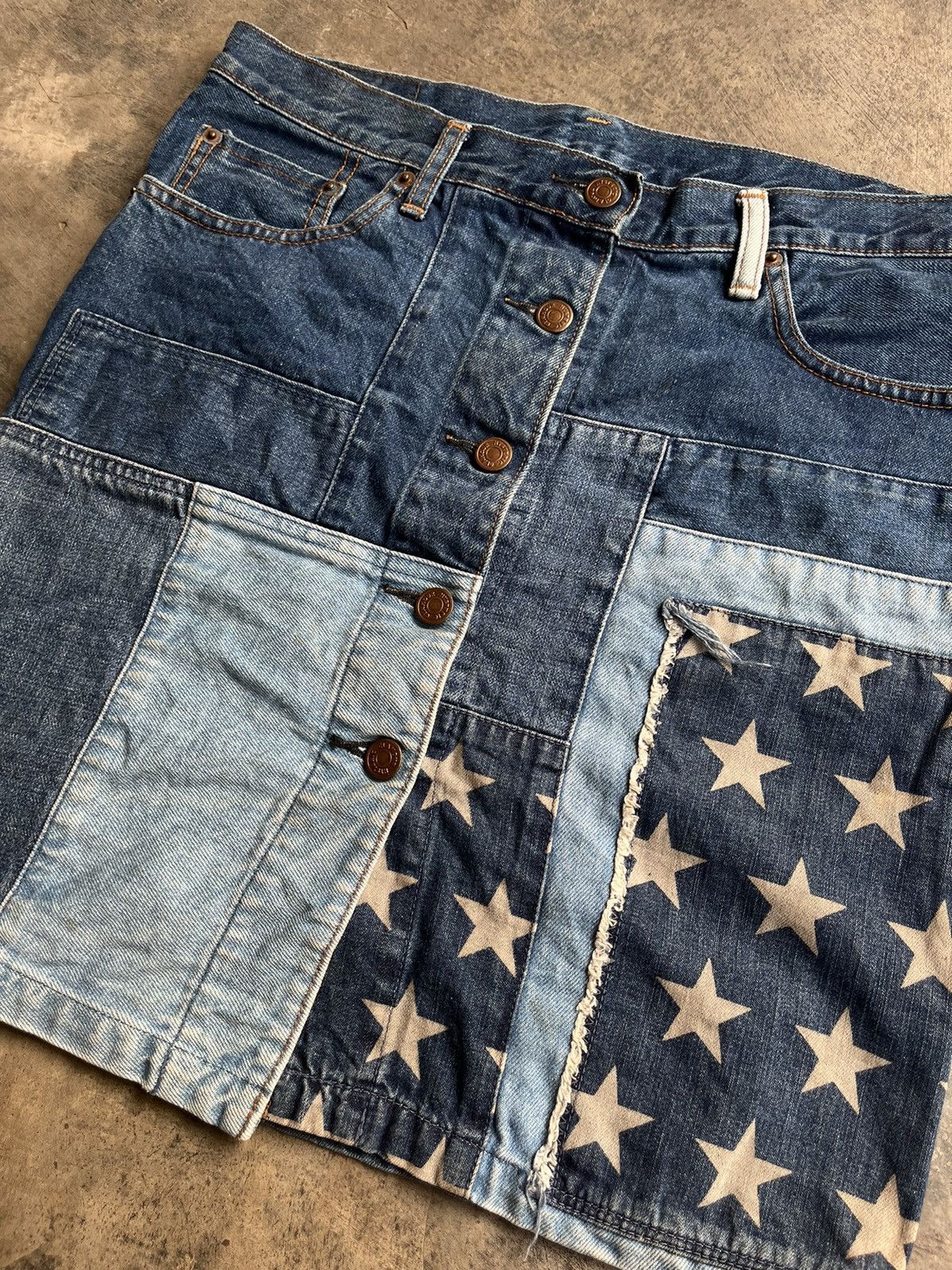 Hysteric Glamour 1990s Hysteric Glamour Kinky Hagi Patcwork Star Denim Skirt Size 32" / US 10 / IT 46 - 6 Thumbnail