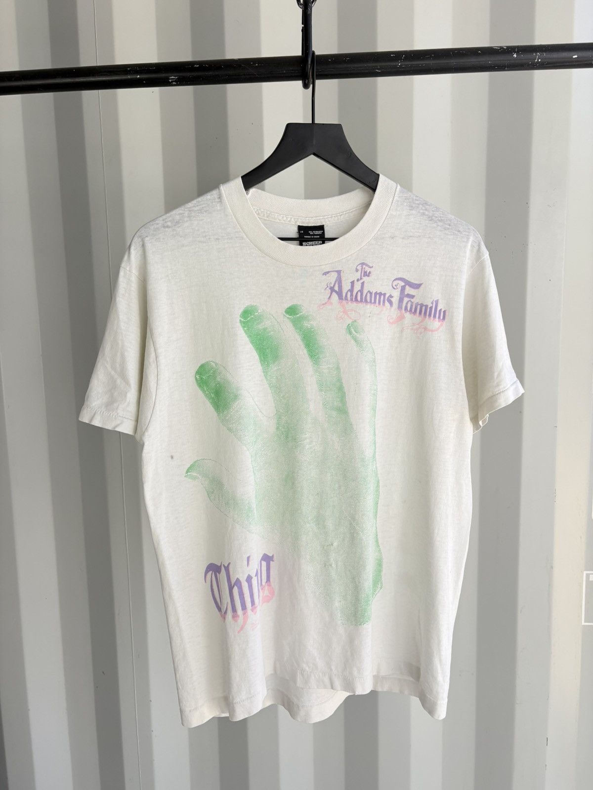 Vintage Vintage Adams Family Shirt Thrashed Faded Grunge Band Size US L / EU 52-54 / 3 - 1 Thumbnail