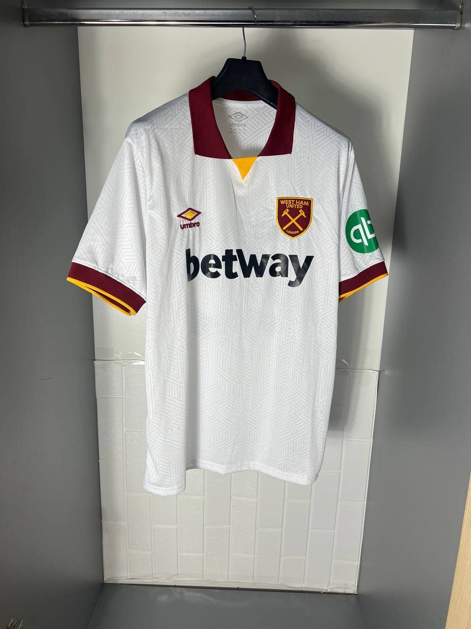 Umbro VINTAGE UMBRO FC WEST HAM UNITED ENGLAND SOCCER JERSEY Y2K Size US XXL / EU 58 / 5 - 3 Thumbnail