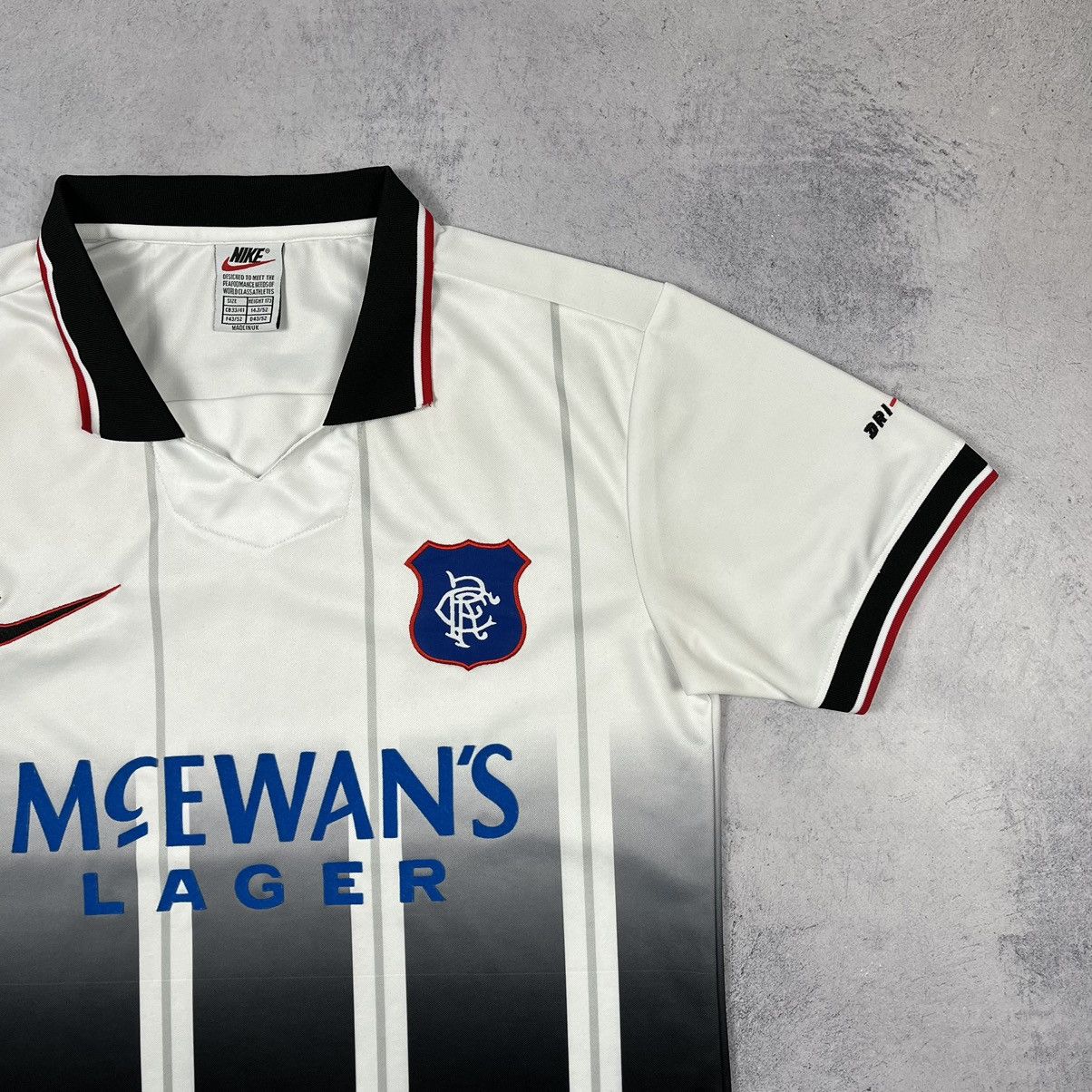 Nike Vintage Nike Glasgow Rangers bootleg soccer jersey tee 97/98 Size US M / EU 48-50 / 2 - 4 Thumbnail