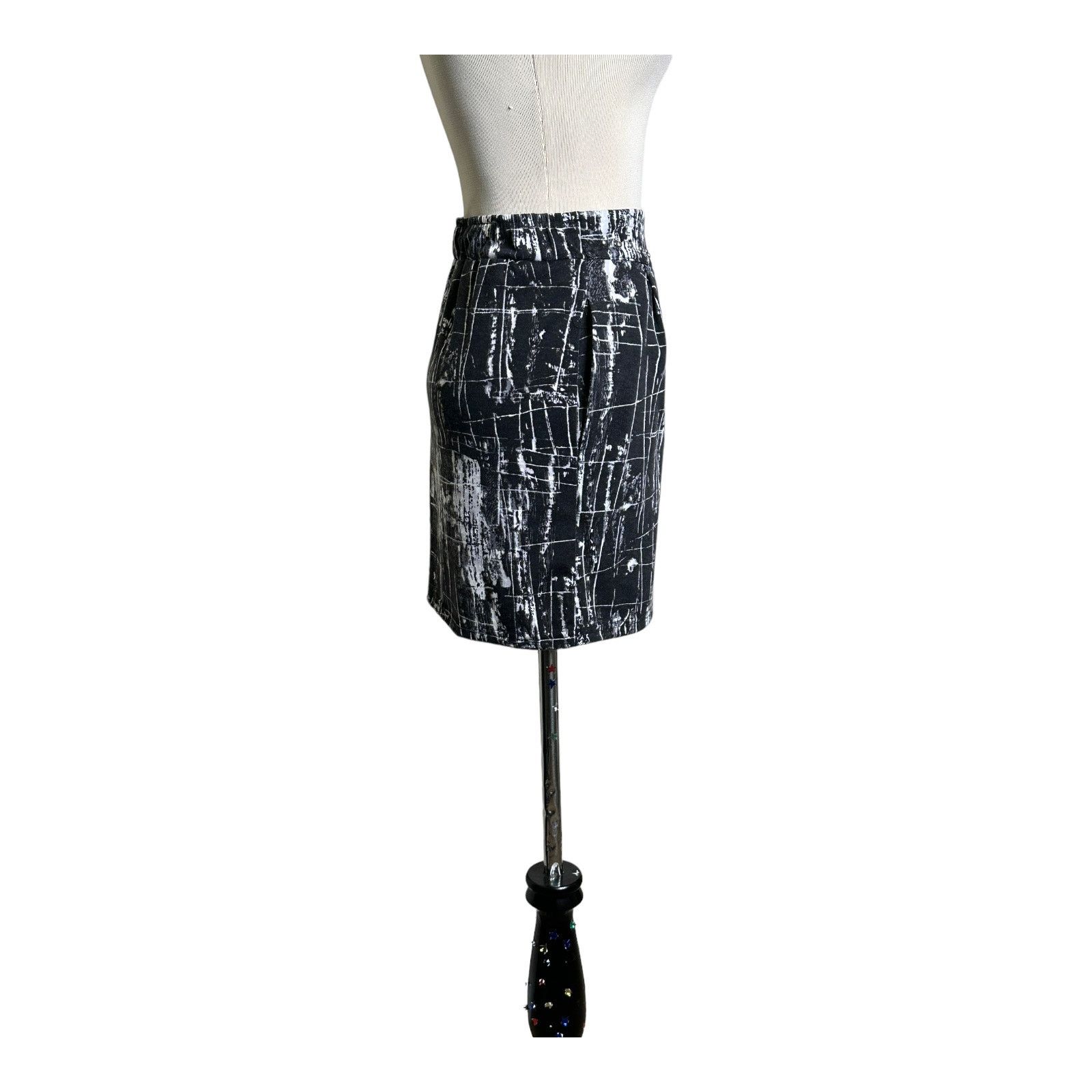 MINKPINK Mink Pink black tie dye studded mini skirt size medium Size 30" / US 8 / IT 44 - 6 Thumbnail