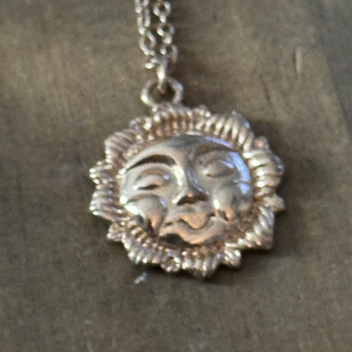 Other Gold tone sun pendant necklace Size ONE SIZE - 3 Thumbnail