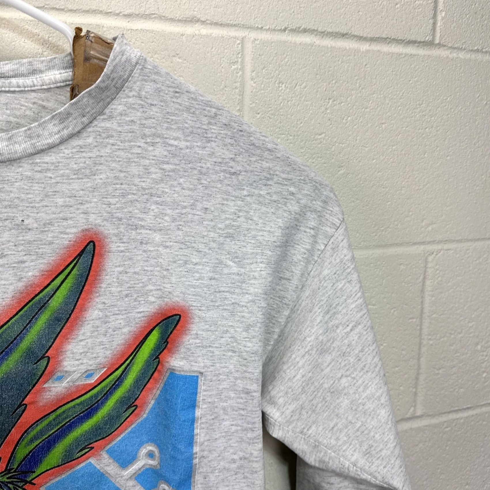 Vintage VINTAGE 1996 Looney Tunes Wile E Coyote Roadrunner L/S T Shirt XL Unisex Gray Graphic Tee Size US XL / EU 56 / 4 - 7 Thumbnail