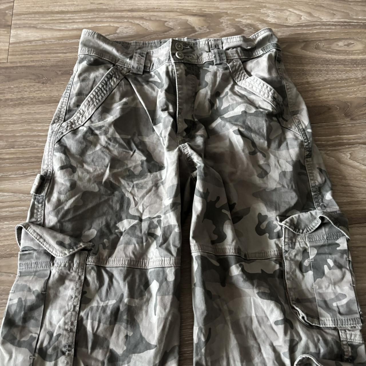 Abercrombie & Fitch Crazy Vintage Y2K/2000s Grunge Abercrombie Camo Streetwear Cargo Pants! 27x29 Size US 27 - 5 Thumbnail