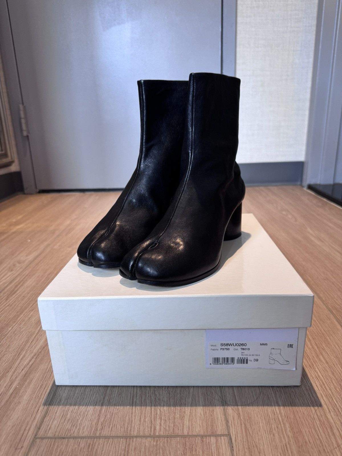 Maison Margiela Maison Margiela Tabi Leather Ankle Boots Size US 6 / EU 39 - 2 Thumbnail