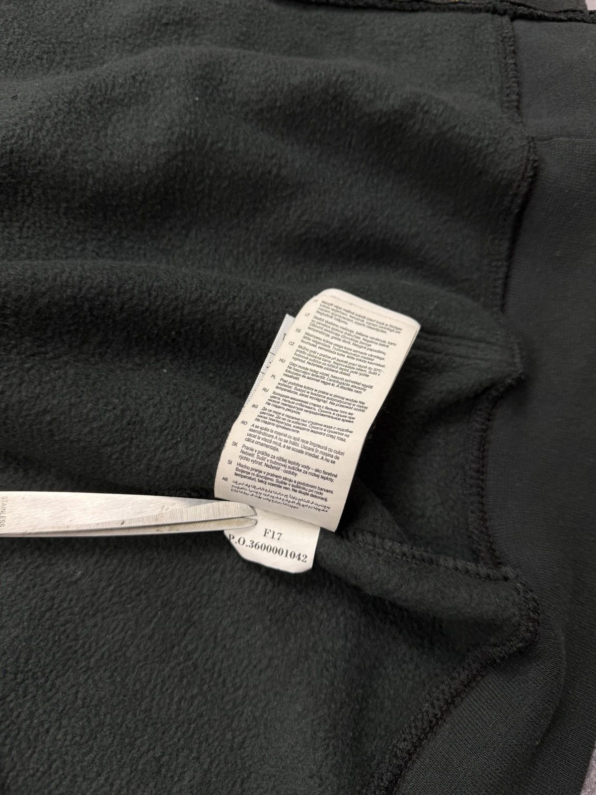 Carhartt Vintage Y2K Carhartt Big Logo Zip Up Hoodie Black Jacket Size US L / EU 52-54 / 3 - 14 Thumbnail