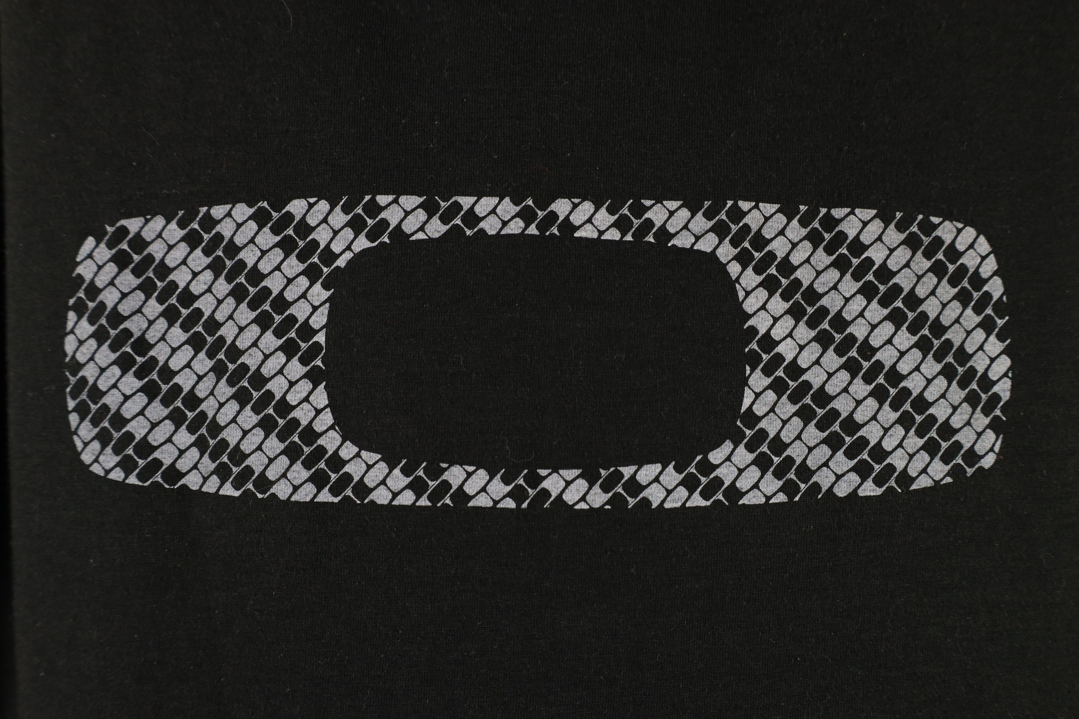 Oakley × Vintage Vintage Oakley Hydrolix Logo Knit Short Sleeve T-Shirt Black Size US XL / EU 56 / 4 - 4 Thumbnail