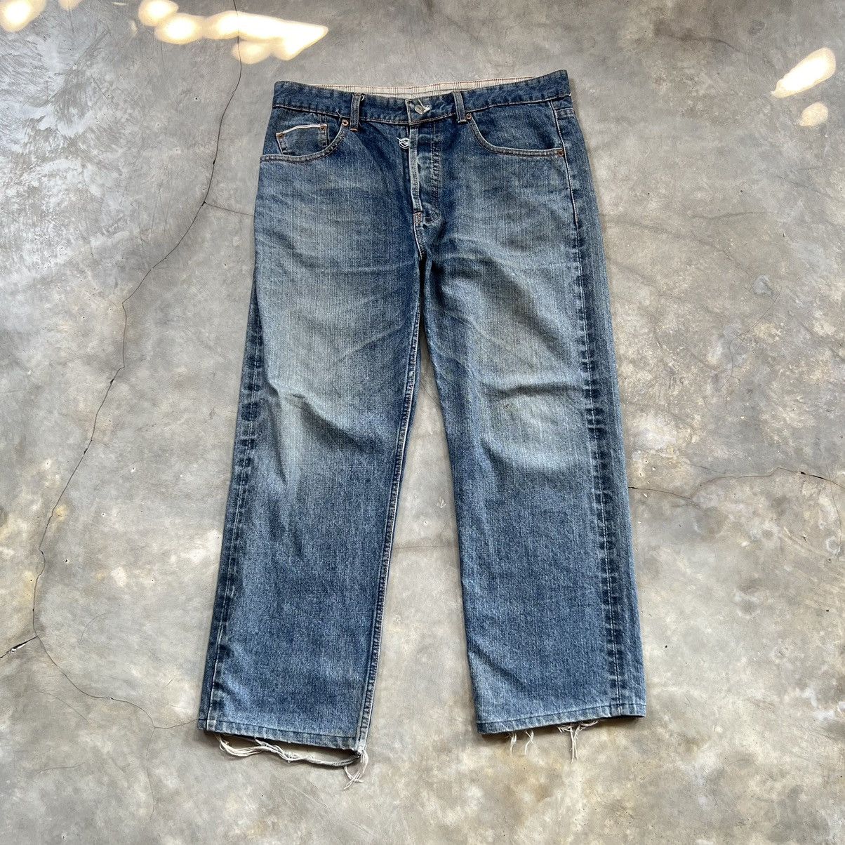 image of Levis x Vintage Levi’S Big E 501Xx Selvedge Distressed Jeans in Blue Denim, Men's (Size 36)