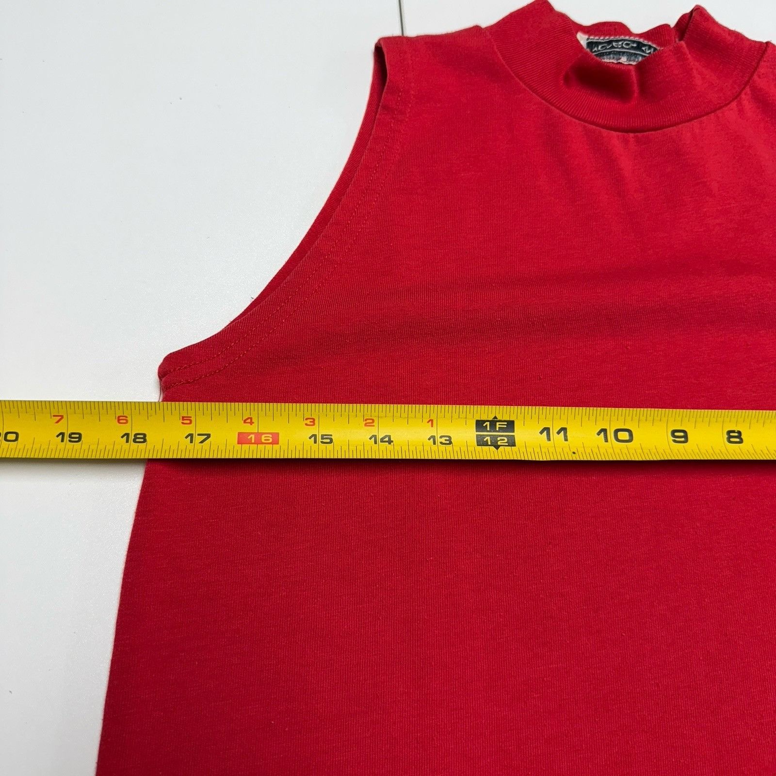 Vintage Vintage Monarch Knit Tank Top T Shirt Mens Small Red Sleevel Size US S / EU 44-46 / 1 - 11 Thumbnail