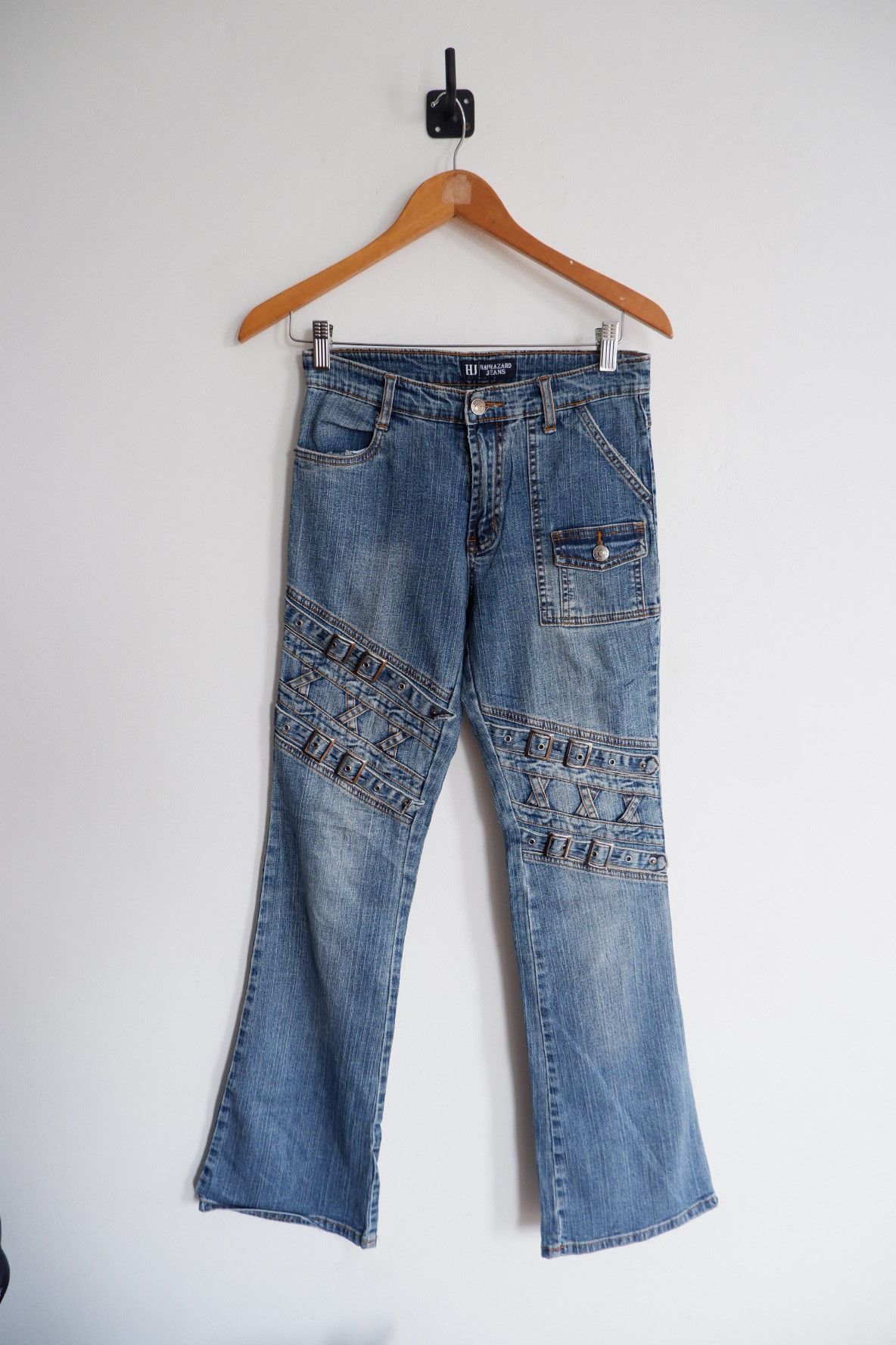 If Six Was Nine Vintage Mudwash HAPHAZARD Bondage Flared Jeans Size US 27 - 1 Thumbnail