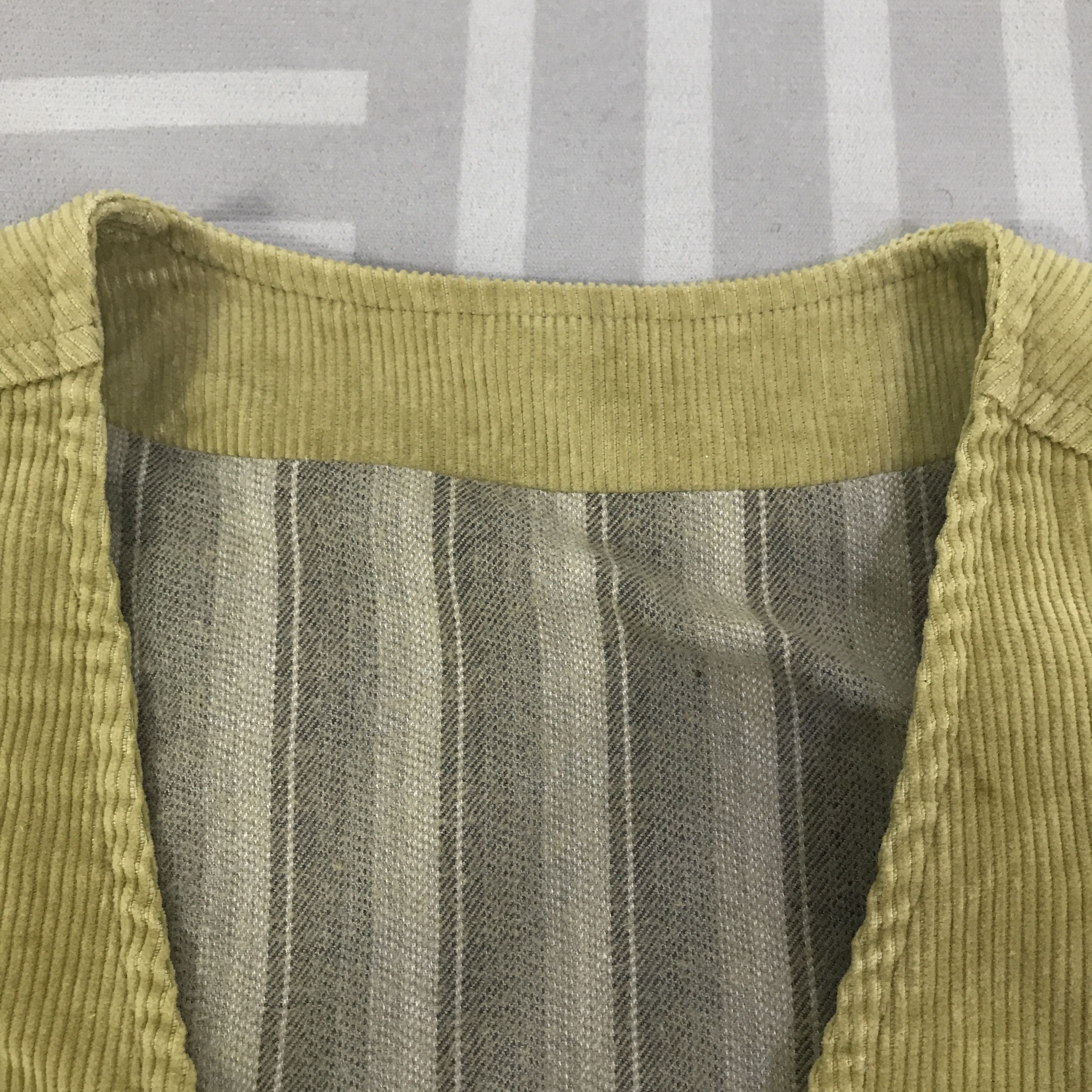 Calvin Klein Vintage Calvin Klein Waistcoats Corduroy Vest K124B10 Size US M / EU 48-50 / 2 - 5 Thumbnail