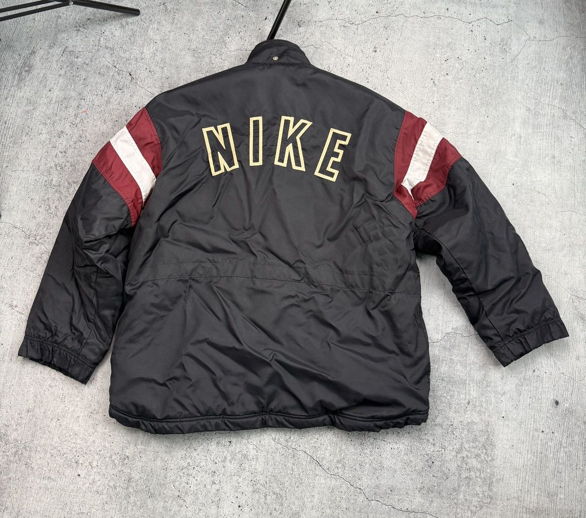 Nike Nike Vintage Puffer Jacket Big Logo Swoosh Size US L / EU 52-54 / 3 - 1 Thumbnail
