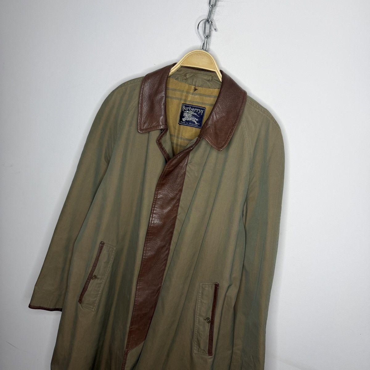 Burberry Vintage Burberry London Trench Coat Leather Collar Accents Size US L / EU 52-54 / 3 - 3 Thumbnail