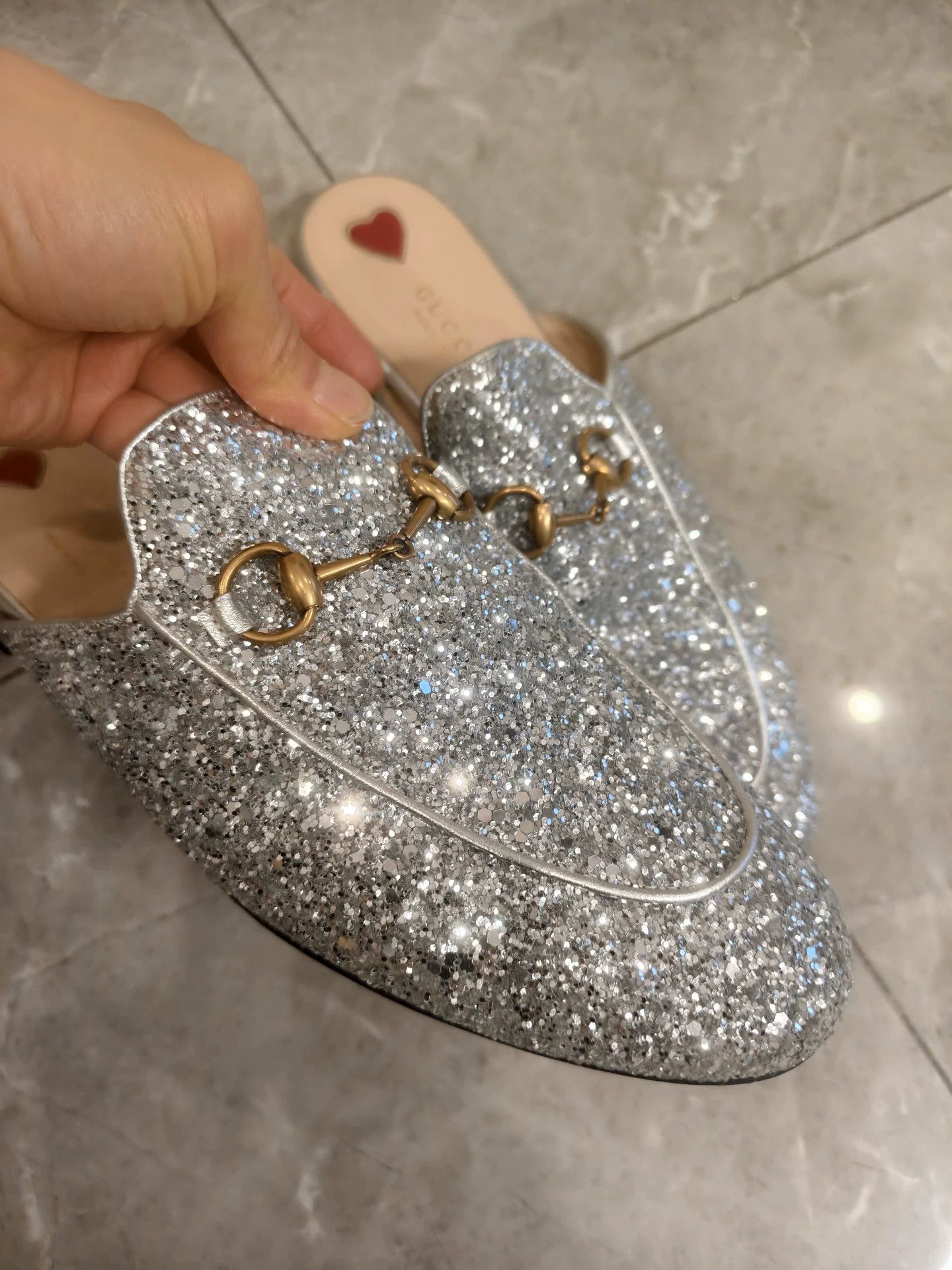 Gucci Gucci Authentic Silver Sequin Slippers 39 (Fits 38) Like new Size US 8.5 / IT 38.5 - 3 Thumbnail