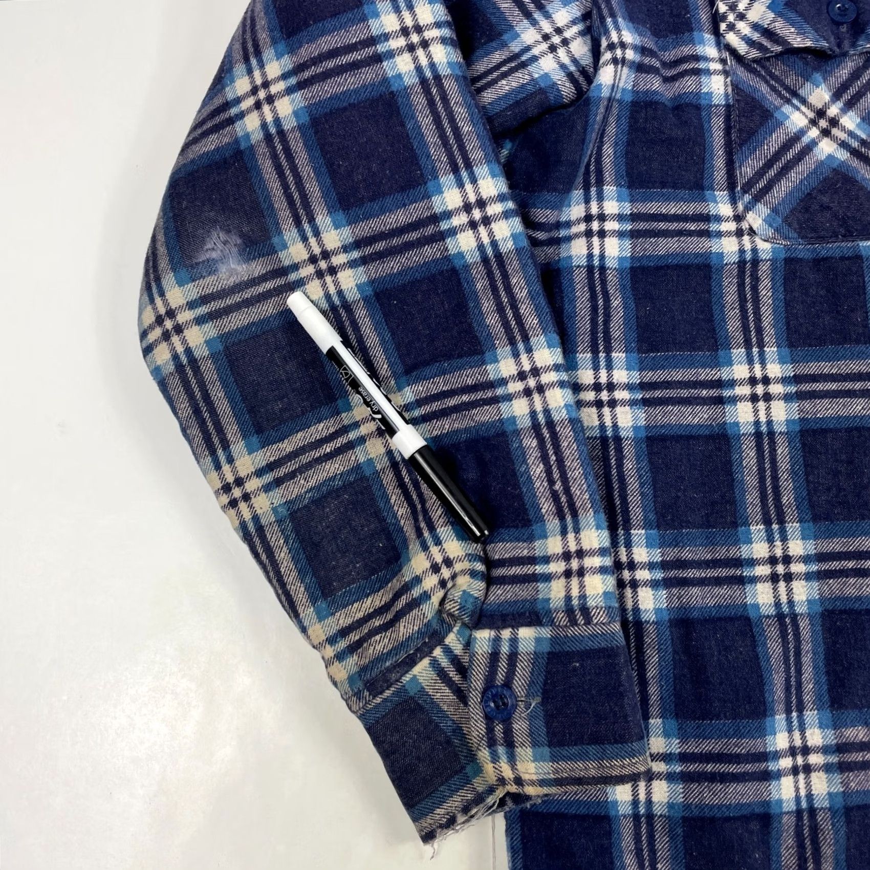 Vintage Youngbloods Vintage Plaid Shirt Mens Large Blue Cotton Quilted Lining Camp Workwear Casual Shirt Size US L / EU 52-54 / 3 - 7 Thumbnail