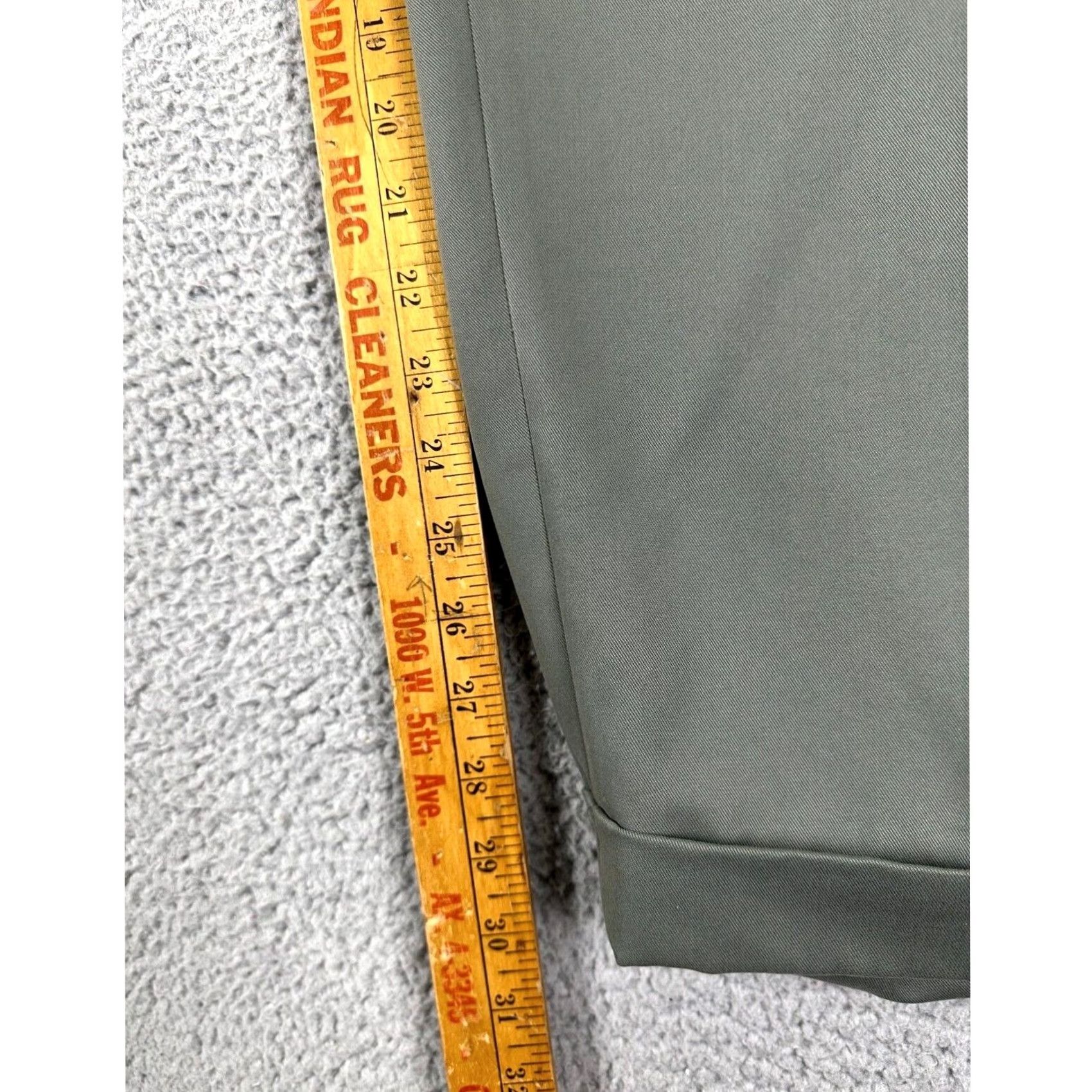Izod Izod Golf Chino Pants Mens 38X30 Gray Golfing Pleated Pockets Casual Outdoor Size US 38 / EU 54 - 5 Thumbnail