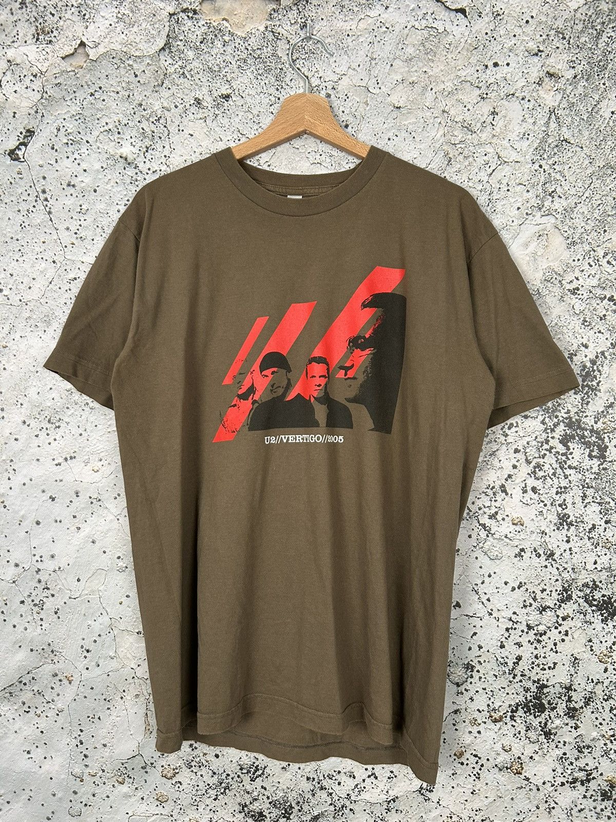 Band Tees U2 Vertigo 2005 Tour Tees Rock Band Vintage Rare Size US L / EU 52-54 / 3 - 1 Thumbnail