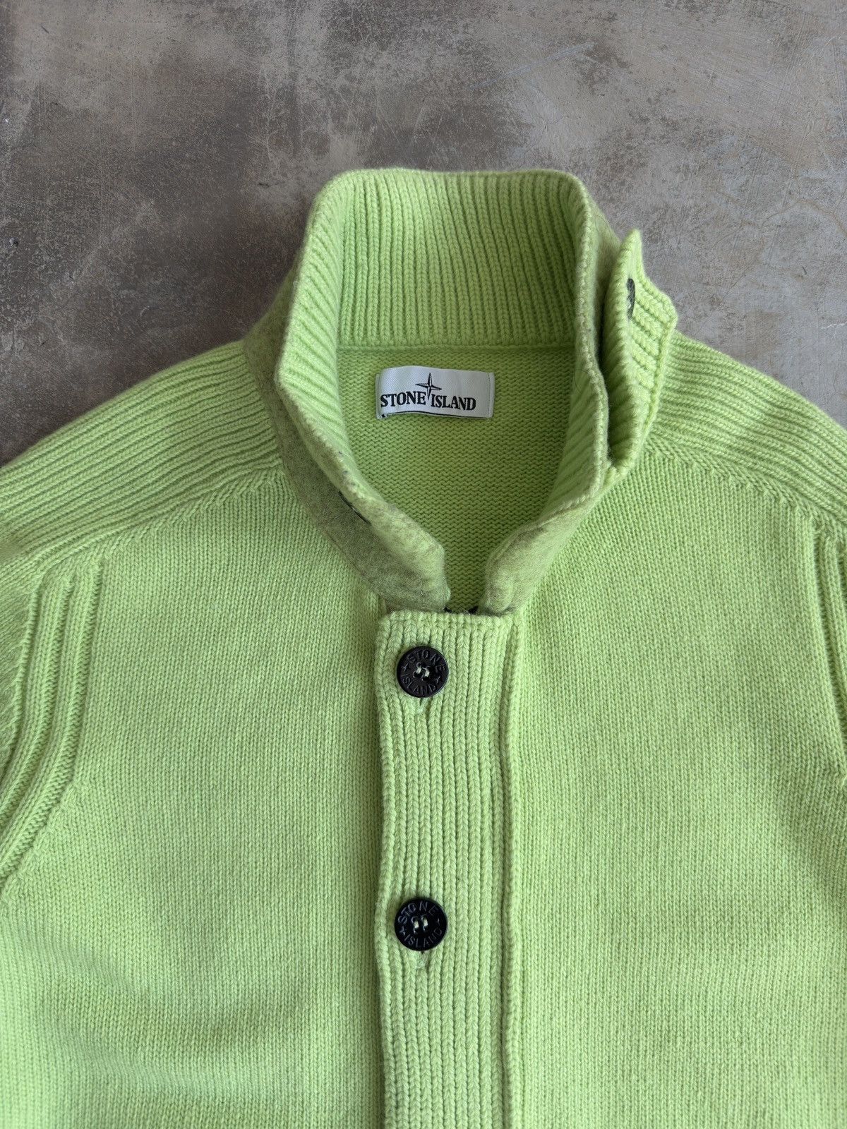 Stone Island Stone Island Wappen Zip up Long sleeved knit In Neon Green Size US XL / EU 56 / 4 - 3 Thumbnail