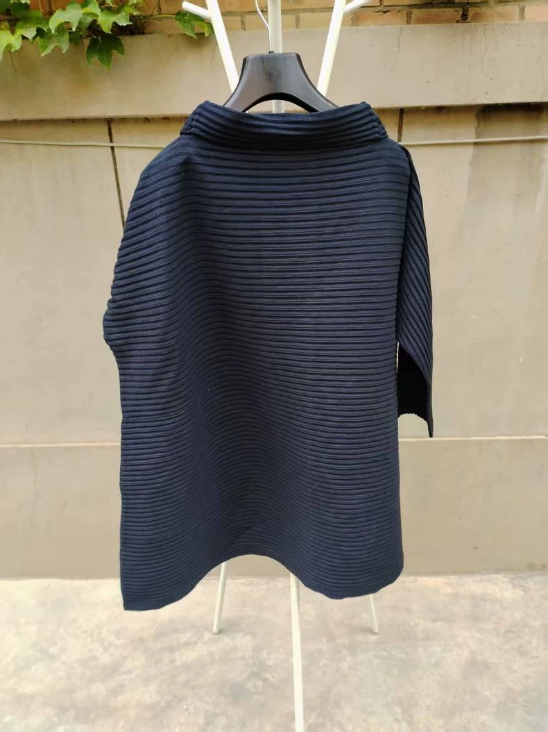 Issey Miyake Issey Miyake size:one size Black pleated cardigan Size S / US 4 / IT 40 - 5 Thumbnail