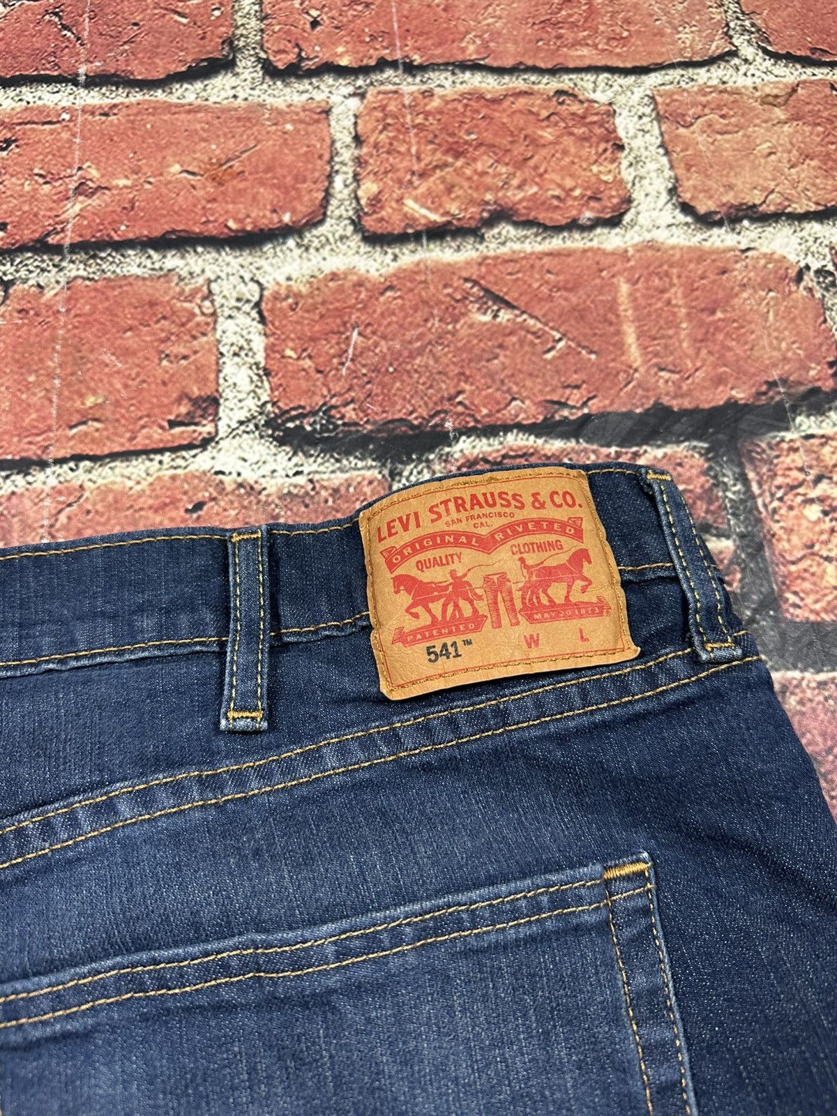 Levi's Levis 541 Jeans 46x30 Straight Leg Denim Dark Wash Stretch Size US 44 / EU 60 - 8 Thumbnail