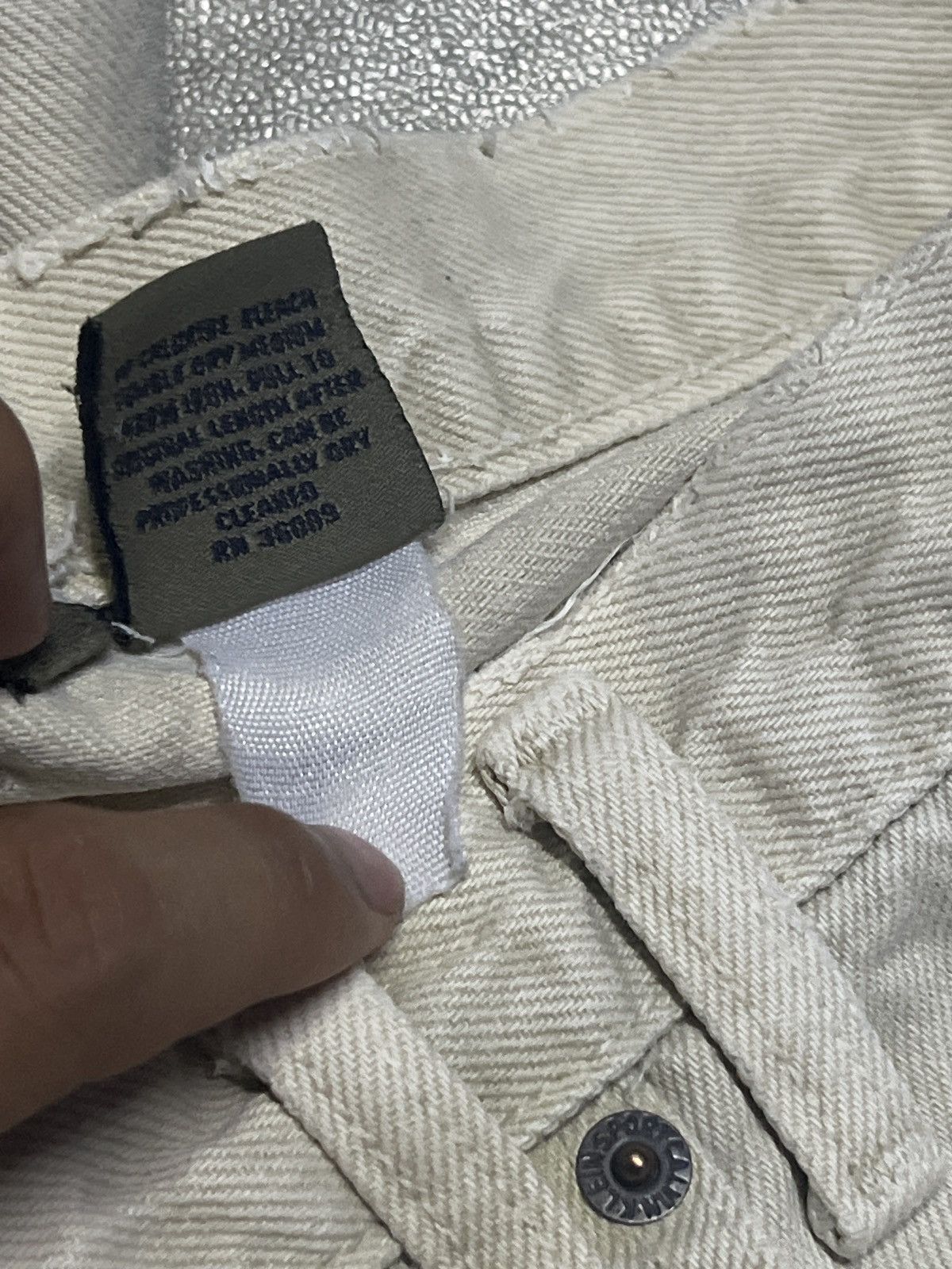 Calvin Klein Vintage 90s Calvin Klein Cream Denim Jeans Jorts Size US 36 / EU 52 - 7 Thumbnail