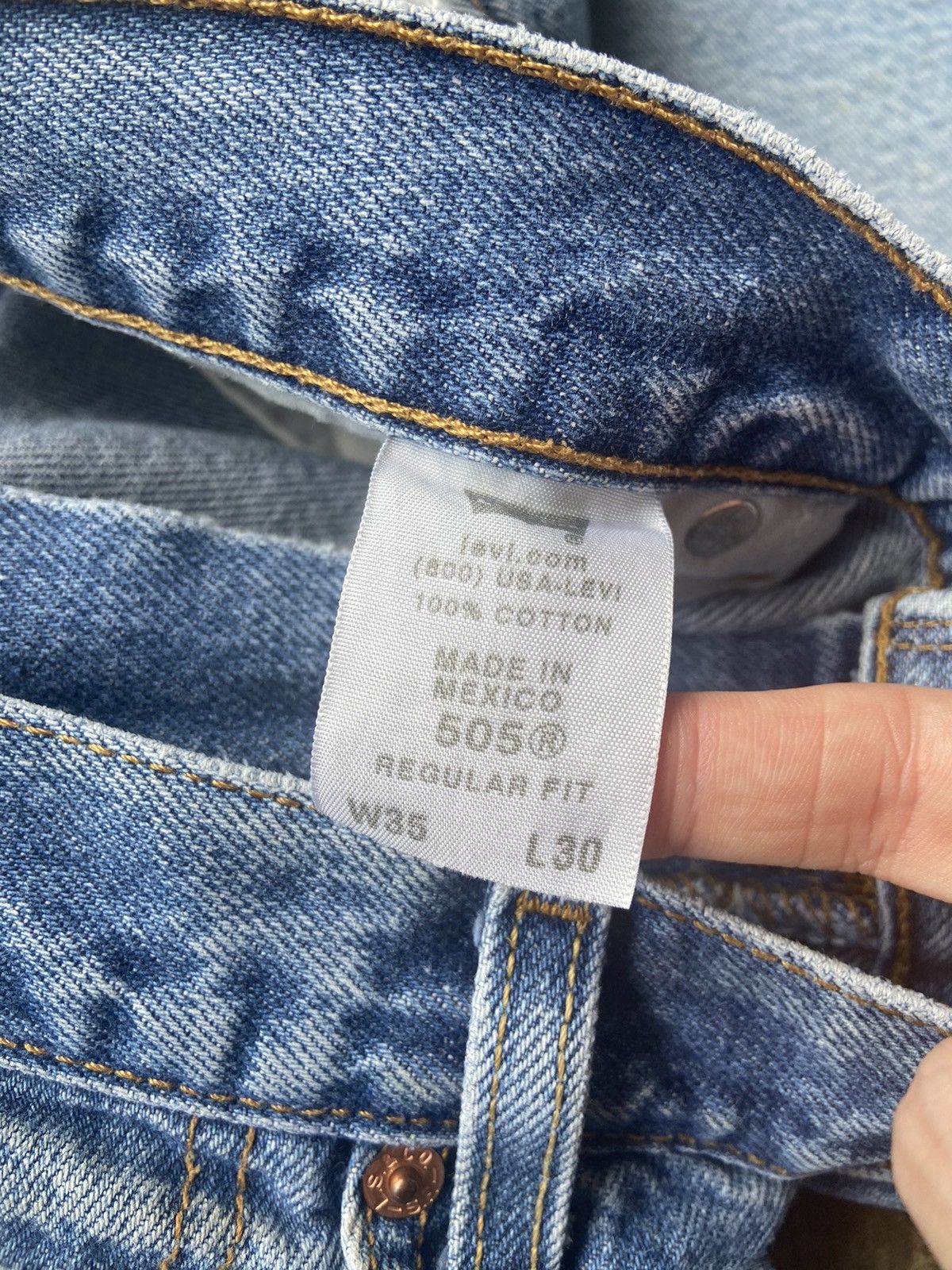 Levi's × Vintage Vintage Nicely Faded Levis 505 Blue Jeans 35x30 Size US 35 - 3 Thumbnail