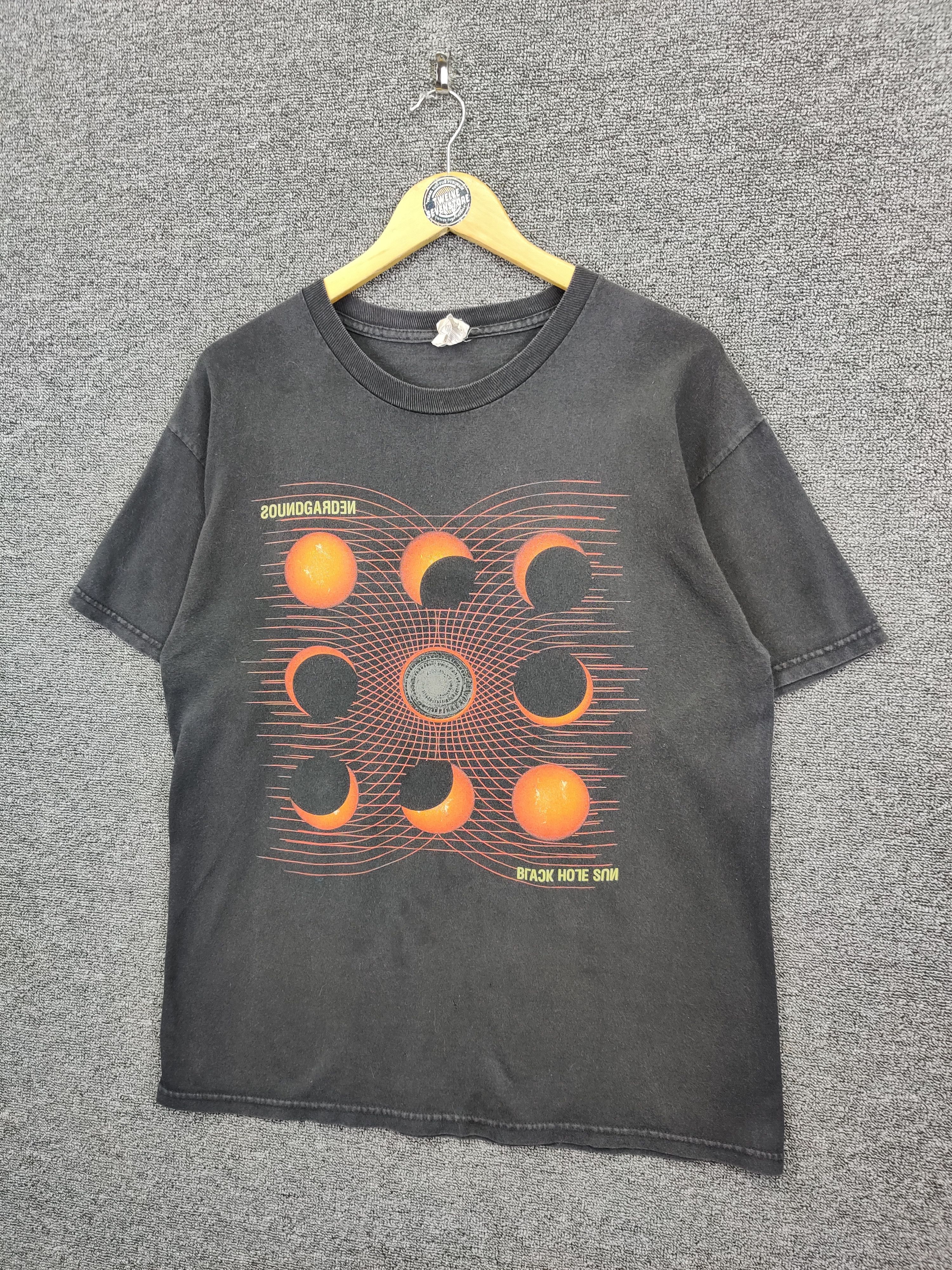 Band Tees Vintage Soundgarden Black Hole Sun Band Tee Tshirt Size US L / EU 52-54 / 3 - 2 Thumbnail