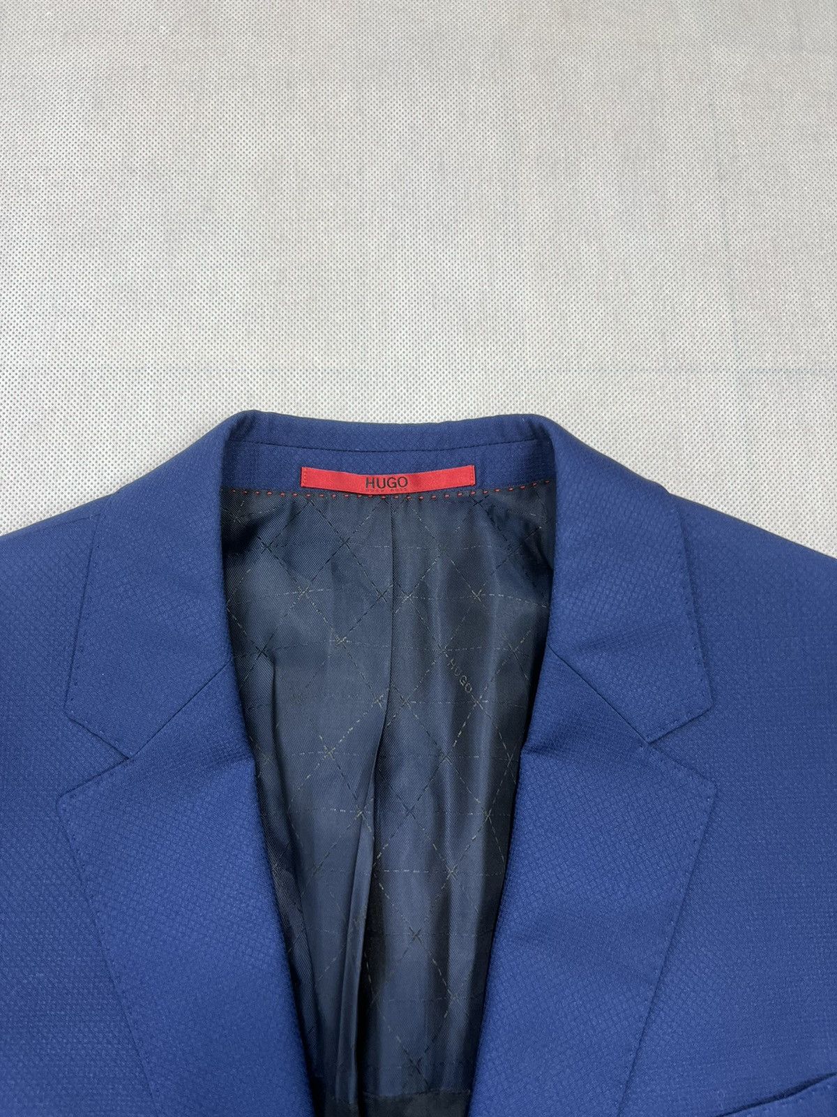 Hugo Boss Suit Hugo Boss 80% Virgin Wool Great Color Blazer + Pants Size US M / EU 48-50 / 2 - 4 Thumbnail
