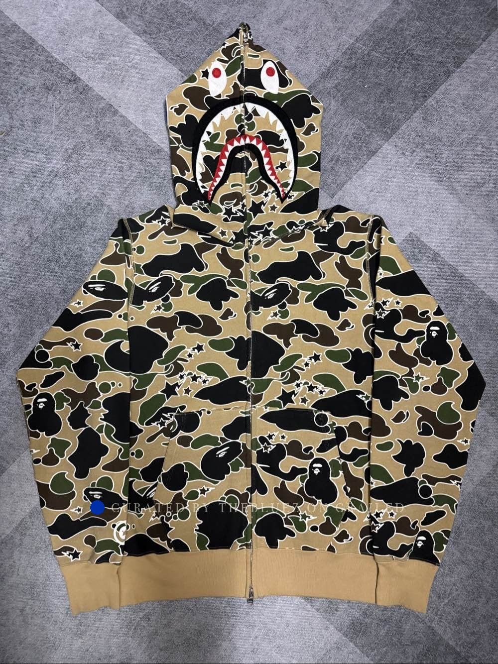 Bape Camo Shark Hoodie in Multi Size US L / EU 52-54 / 3 - 1 Thumbnail