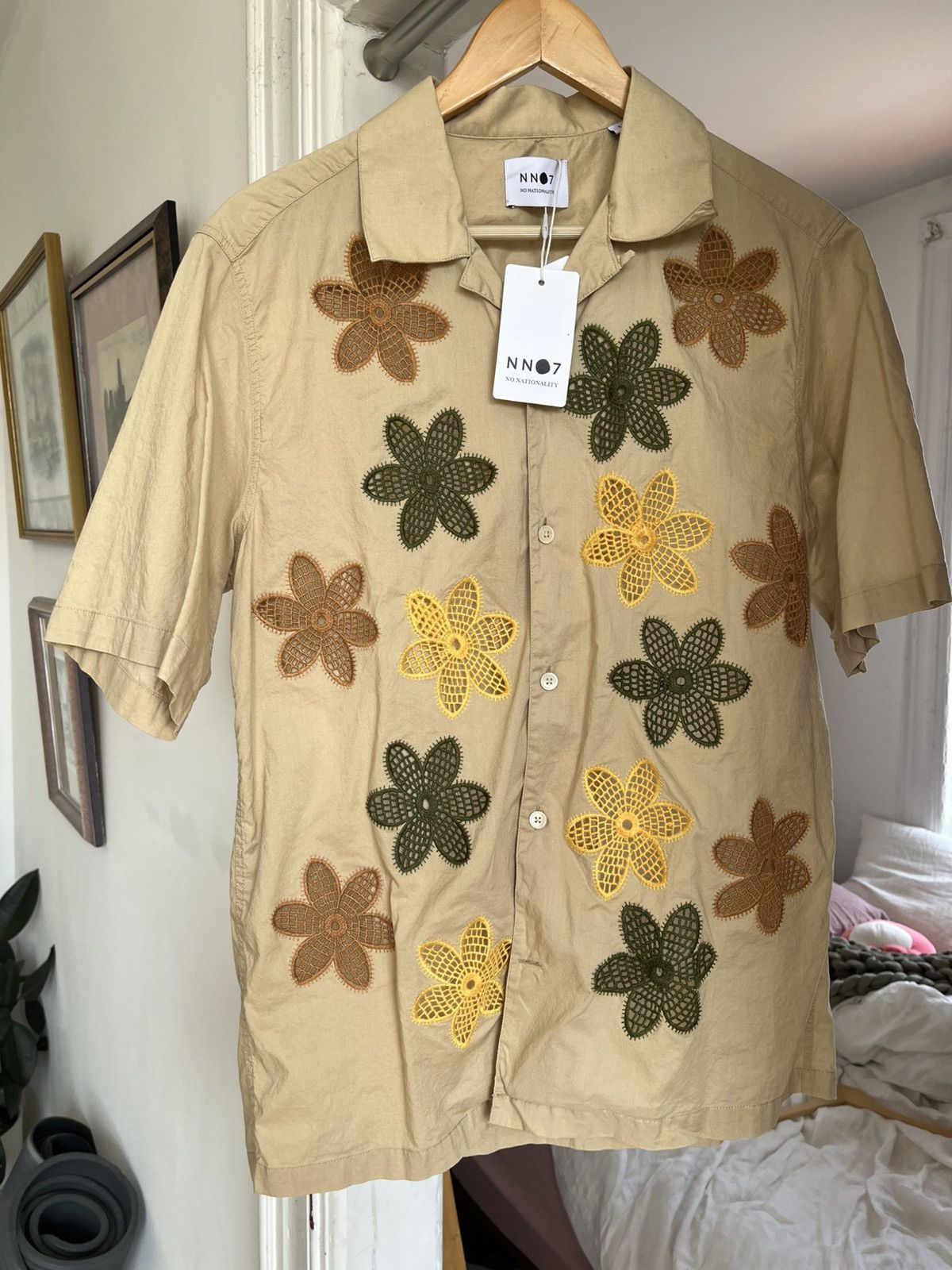 NN07 NN07 Julio stitched flower cream short sleeve Size US S / EU 44-46 / 1 - 1 Thumbnail