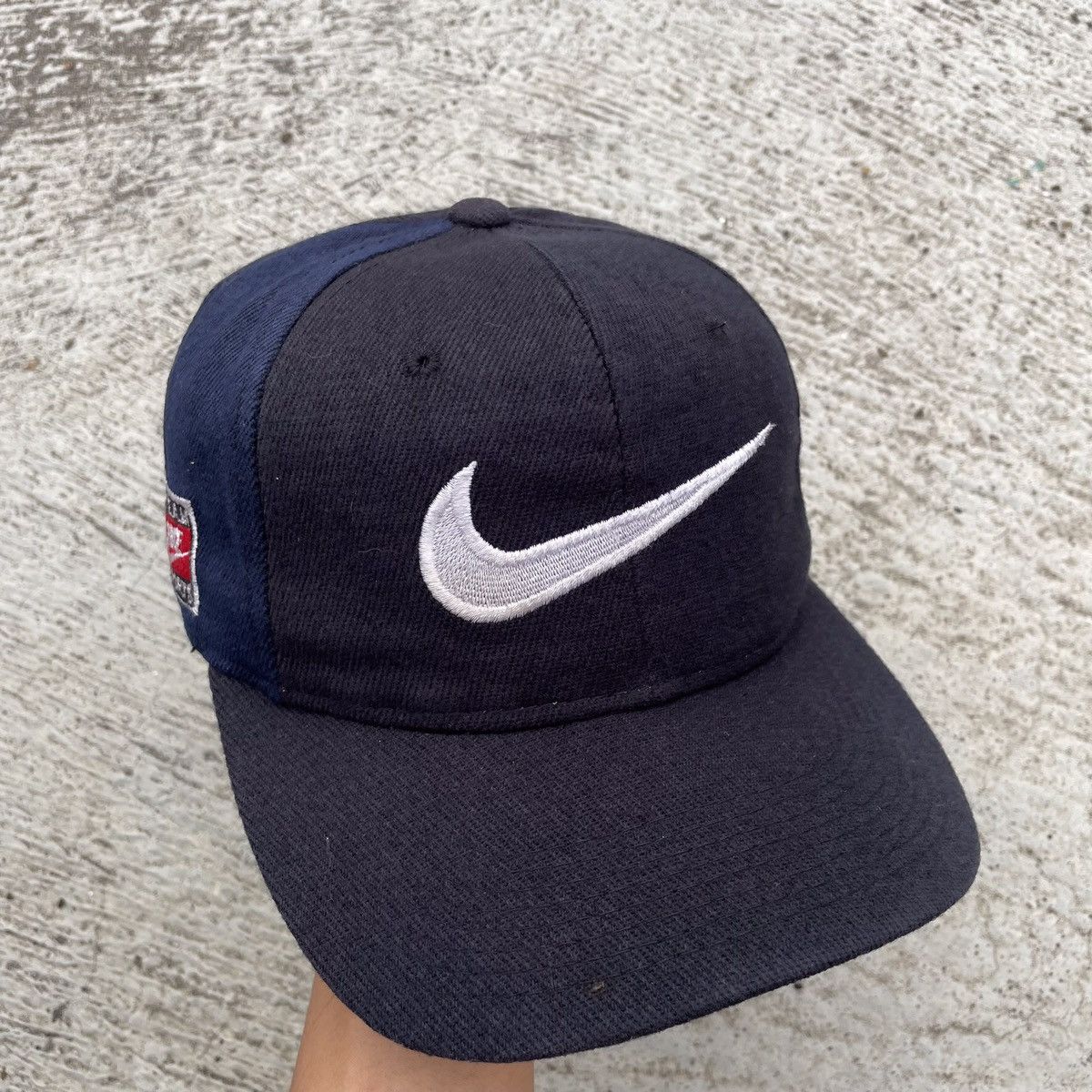 Nike Nike vintage with stylish logo strap Size ONE SIZE - 7 Thumbnail