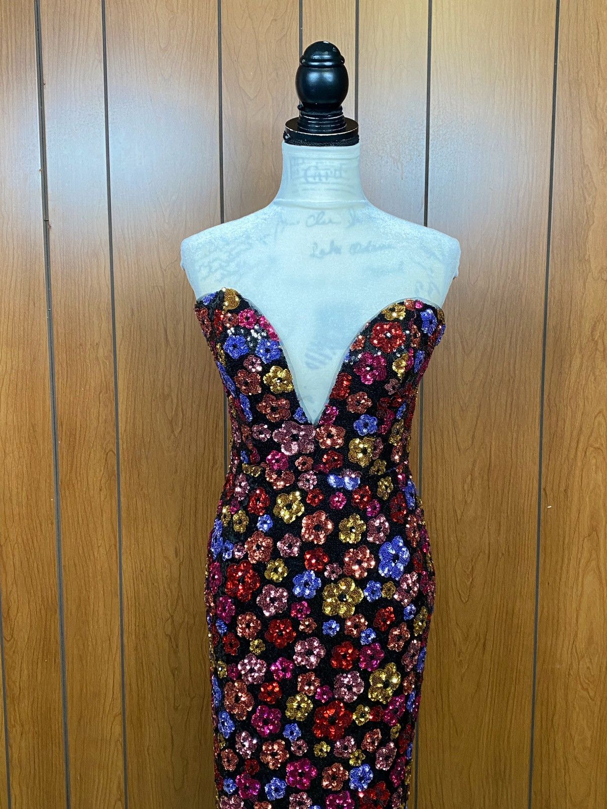 Marchesa Marchesa Notte Strapless Floral Sequin Column Gown size 6 Size M / US 6-8 / IT 42-44 - 5 Thumbnail